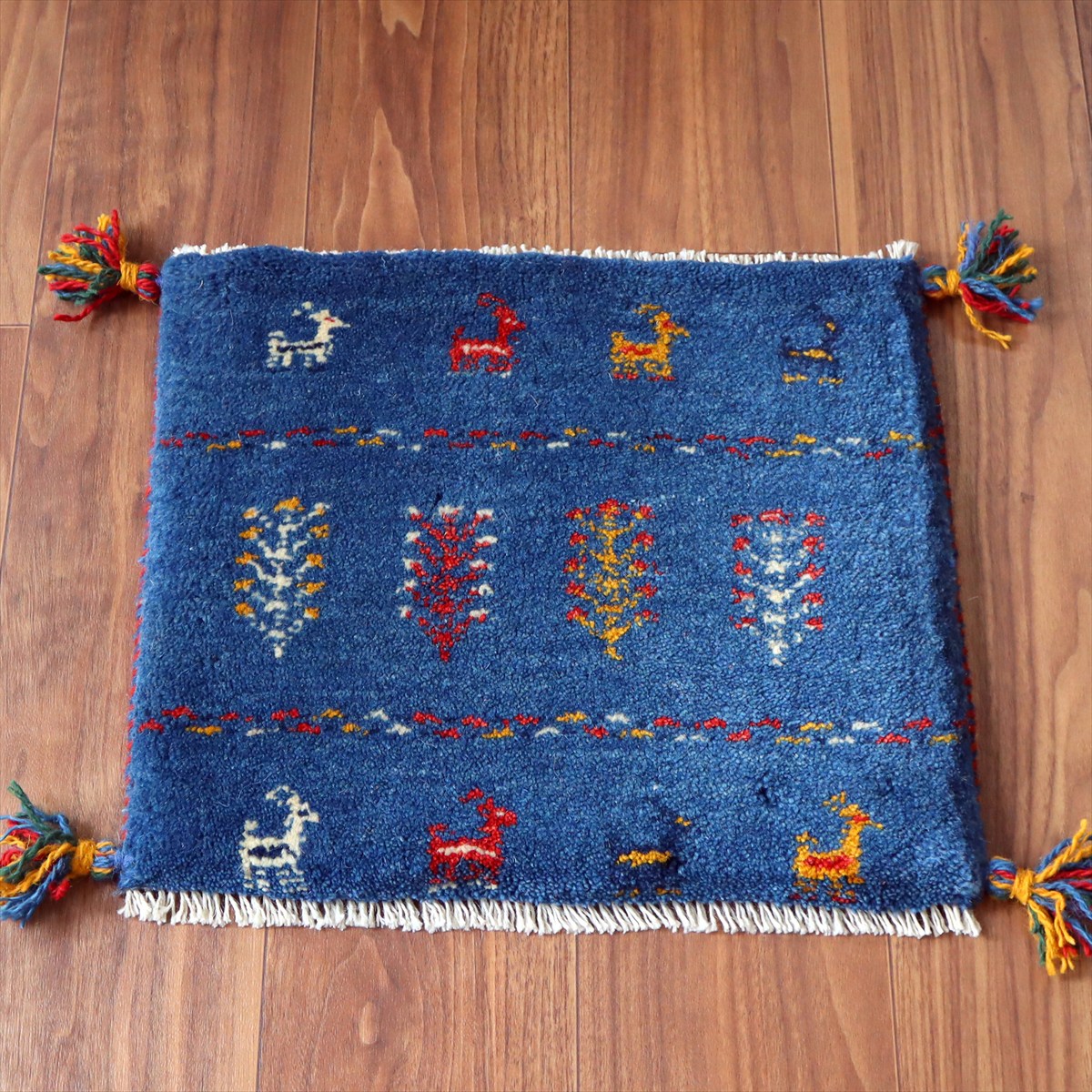 ギャッベ イラン産手織り 座布団サイズ 37×43cm ブルー 動物と連なる生命の樹
