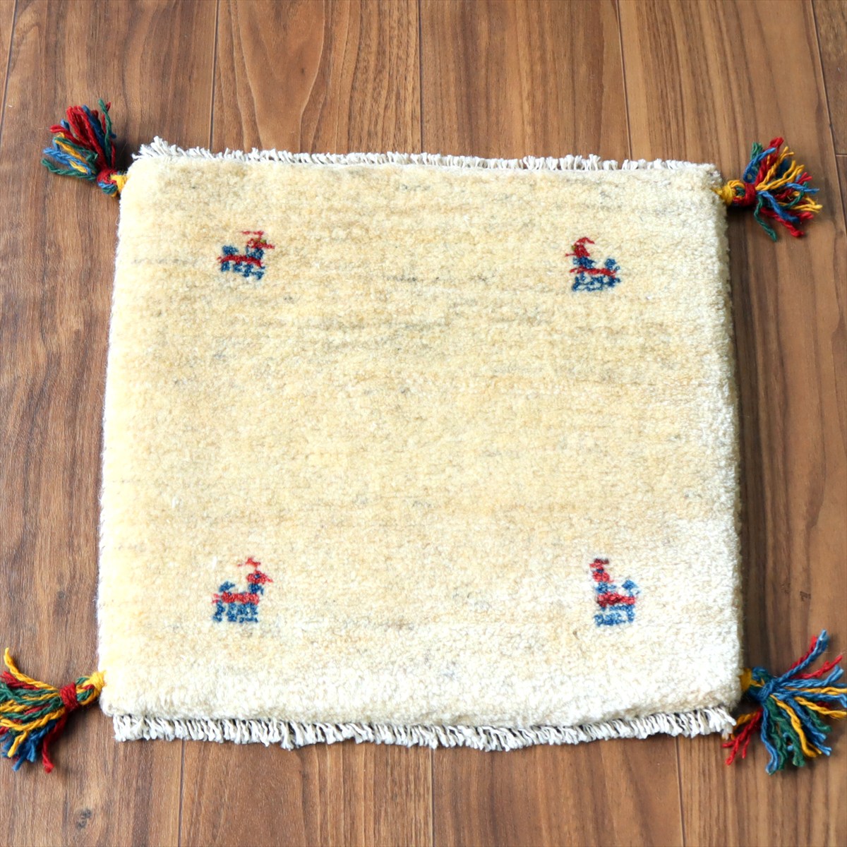 ギャッベ イラン産手織り 座布団サイズ 40×42cm ナチュラルアイボリー 動物モチーフ