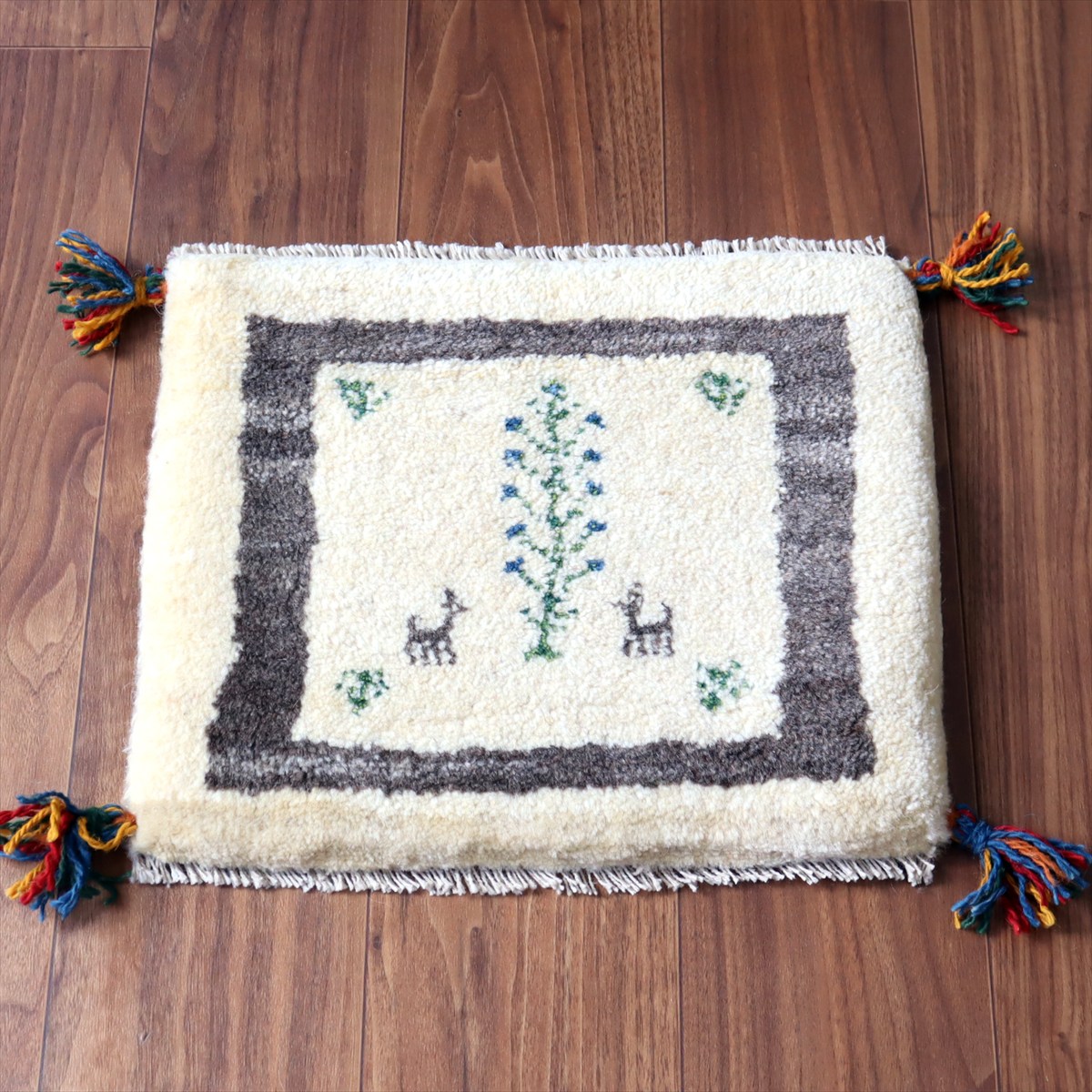 ギャッベ イラン産手織り 座布団サイズ 35×41cm ナチュラルアイボリー 生命の樹と動物