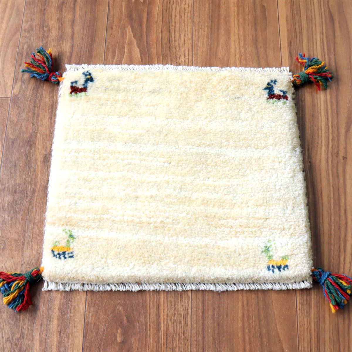 ギャッベ イラン産手織り 座布団サイズ 37×40cm ナチュラルアイボリー 動物モチーフ