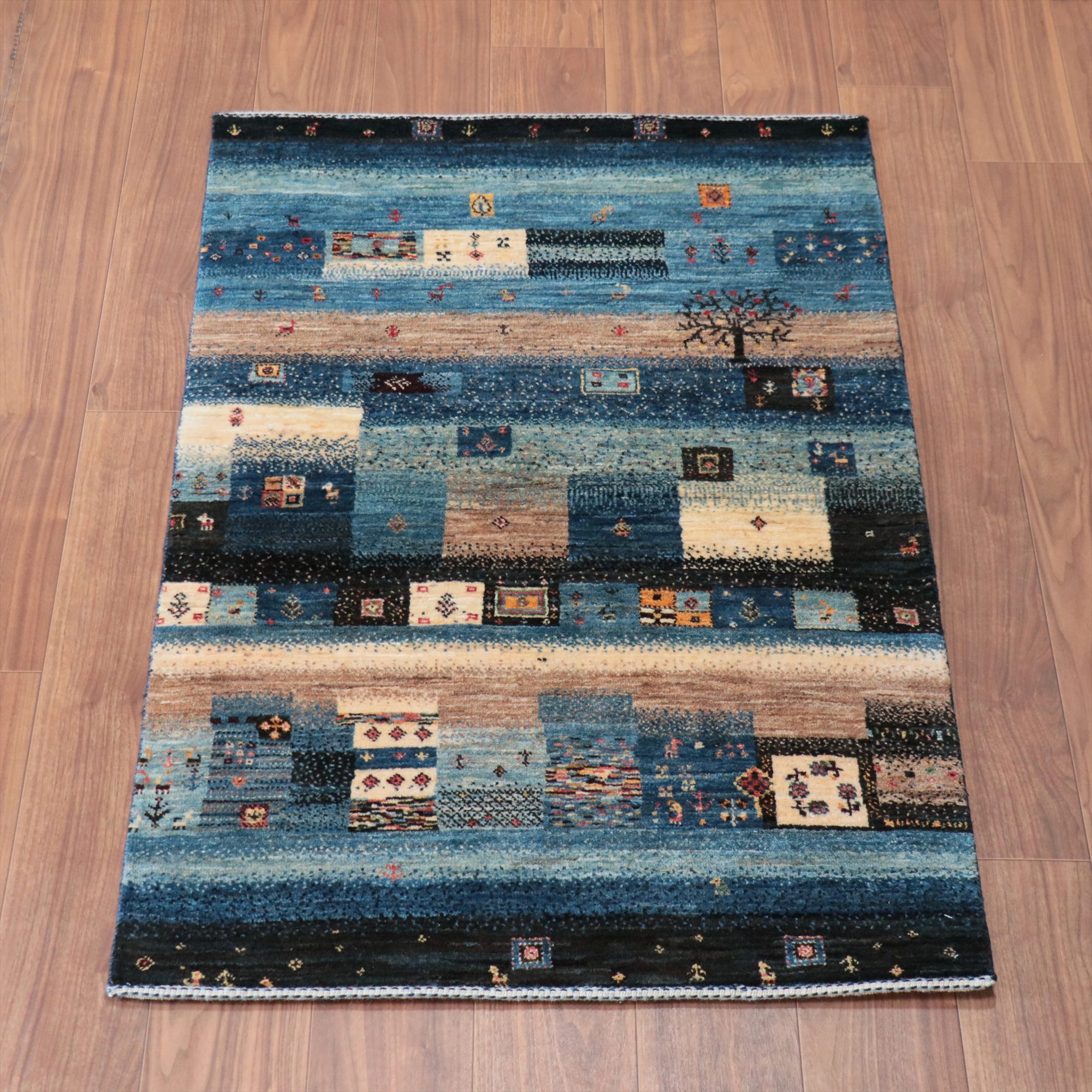 ギャッベ ノウバフト Nowbaft 134x84cm モザイクタイル ブルーグラデーション