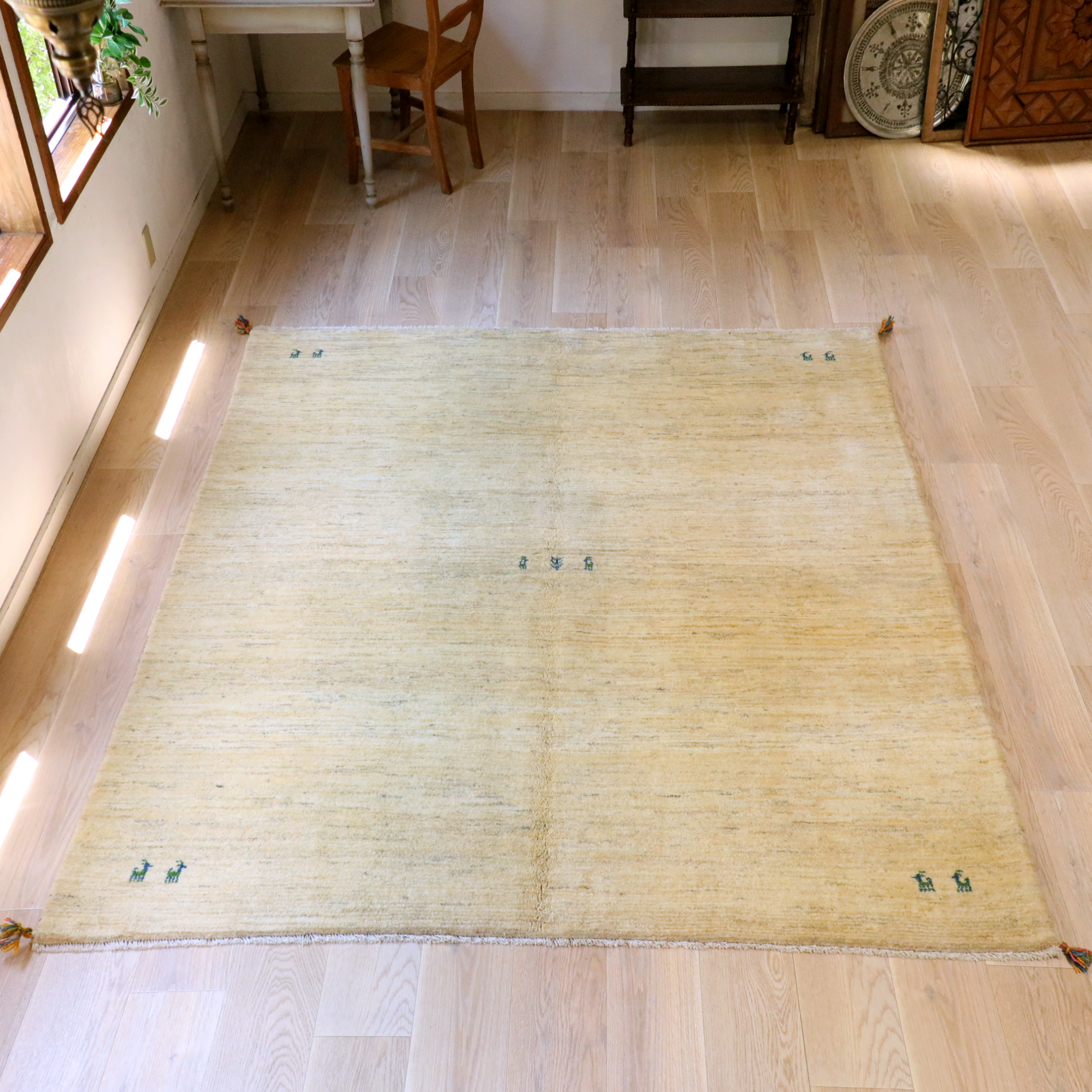 ギャッベ イラン産手織りラグ 240×200cm シンプル　無地　ナチュラルアイボリー　ベージュ