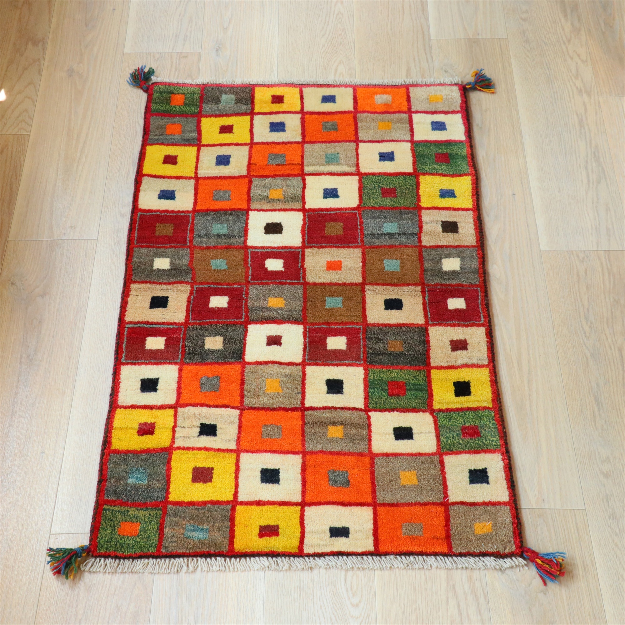 オールドギャッベ　カシュカイ族の手織りラグ 116×70cm 暖色系のタイル柄