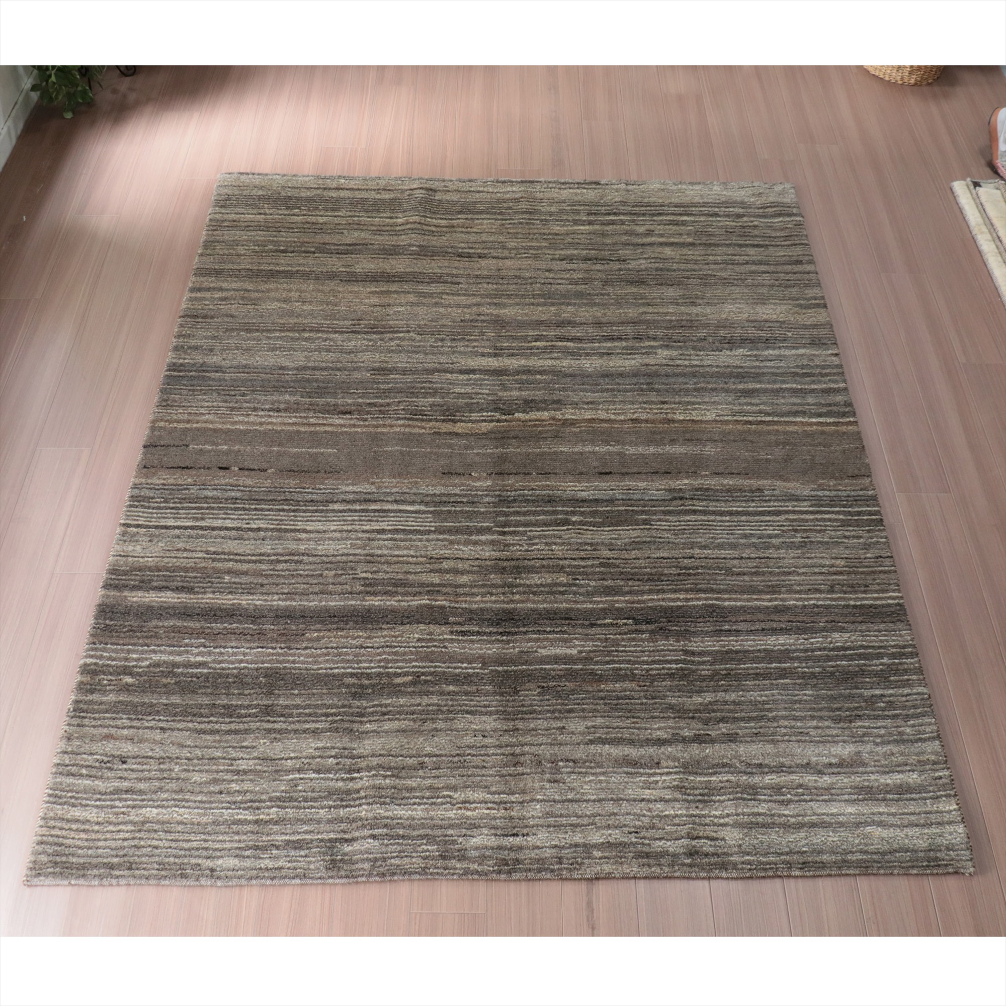 ギャッベ グレーグラデーション 無地　234×192cm 天然の羊毛の色 モチーフのないシンプルギャッベ　イラン　手織り