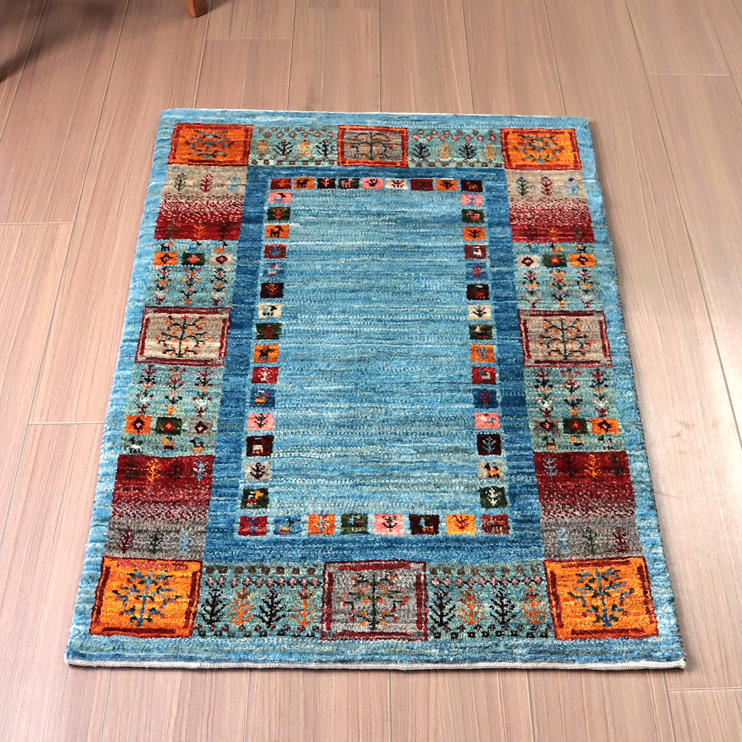 Gabbeh Nowbaft　ギャッベ　ノウバフト 103×67cm ブルー　色彩豊かなタイルと緻密なモチーフ