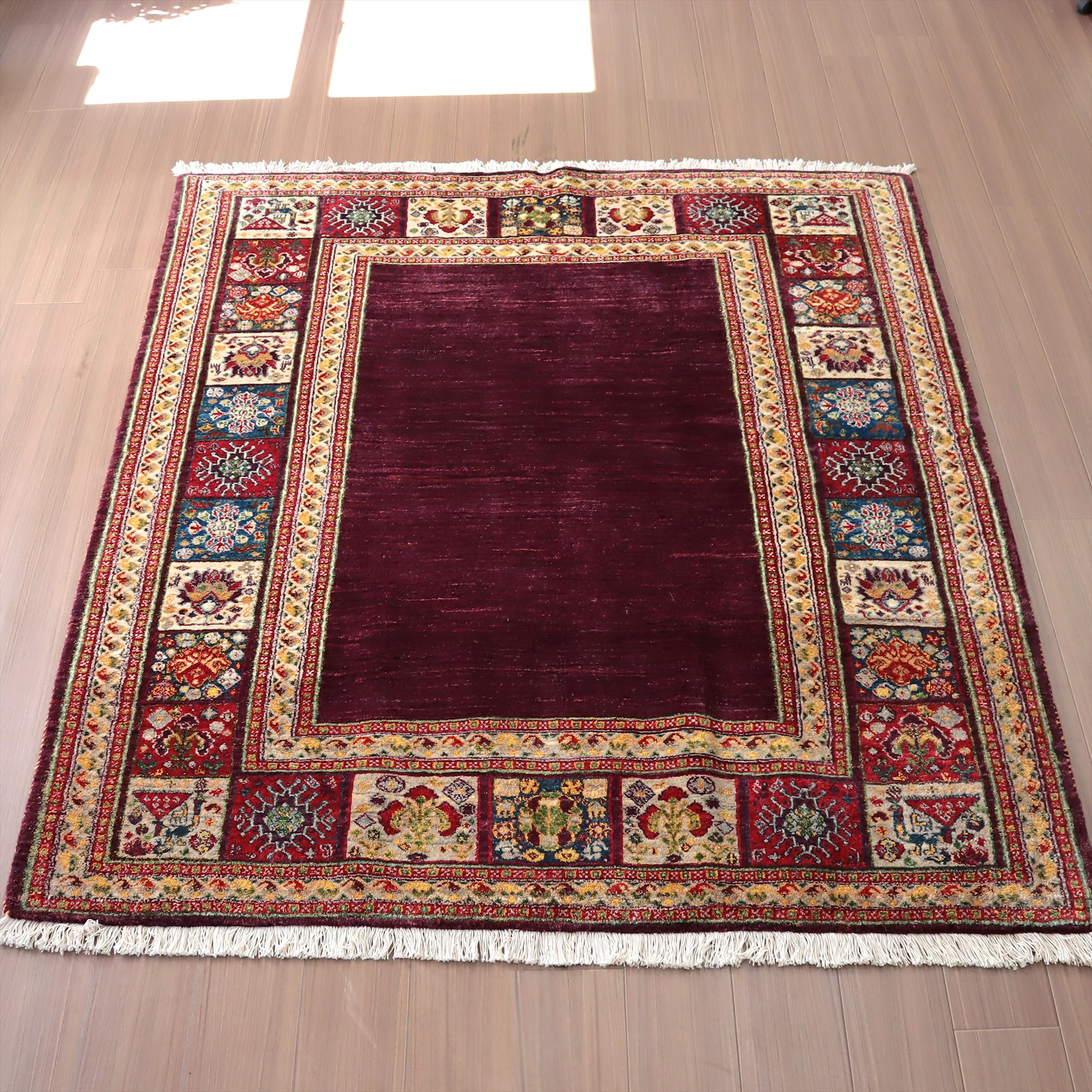 ギャッベ　Luribaft/ルリバフ イラン手織り絨毯 178×164cm 緻密な織り　ボルドー　クラシックデザイン　正方形