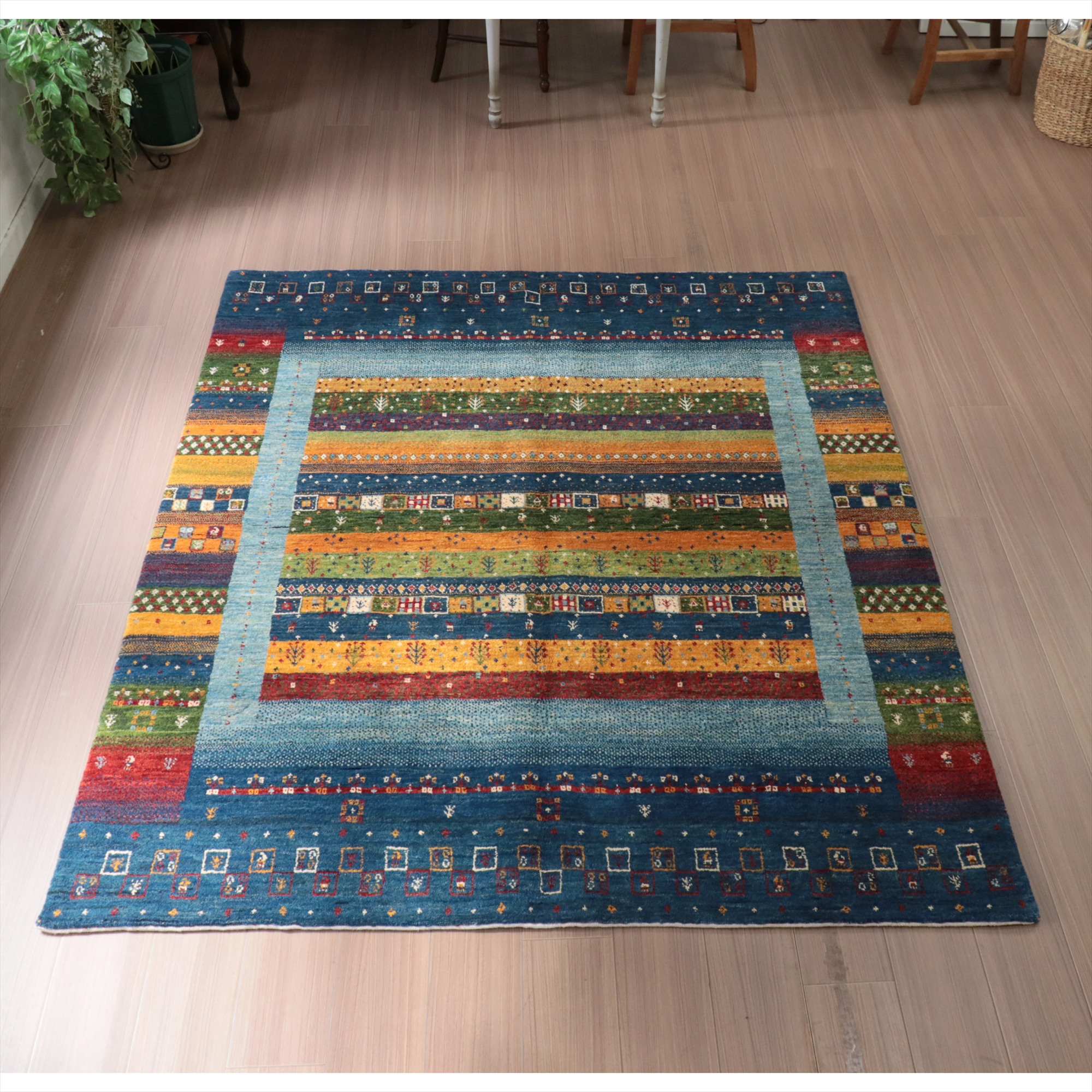 Gabbeh Nowbaft　ギャッベ　ノウバフト200×169cm 色彩豊かなストライプ　緻密なモチーフ