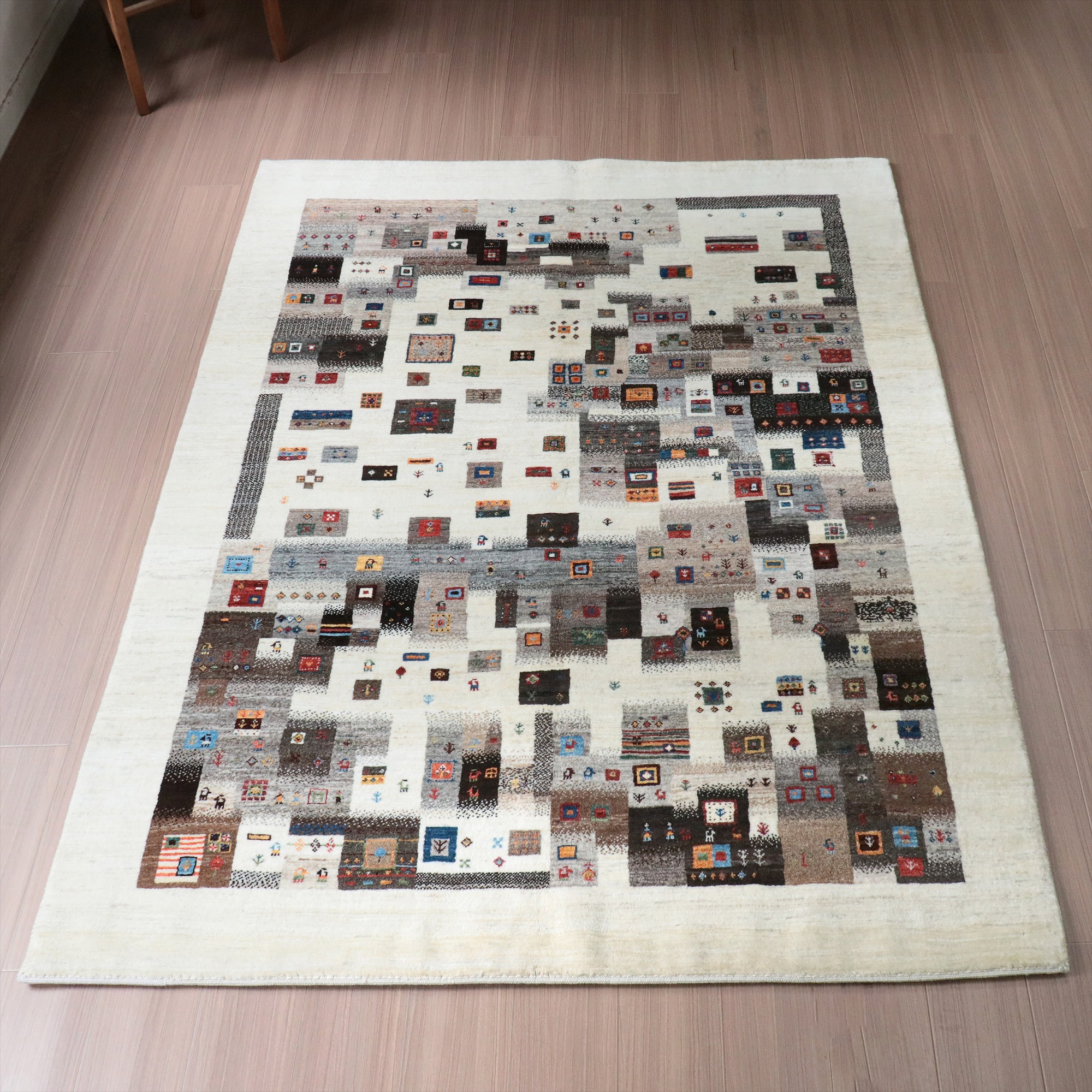 ギャッベ　ギャベ　Gabbeh　ノウバフト 211×155cm ナチュラルカラー　不規則モザイクタイル
