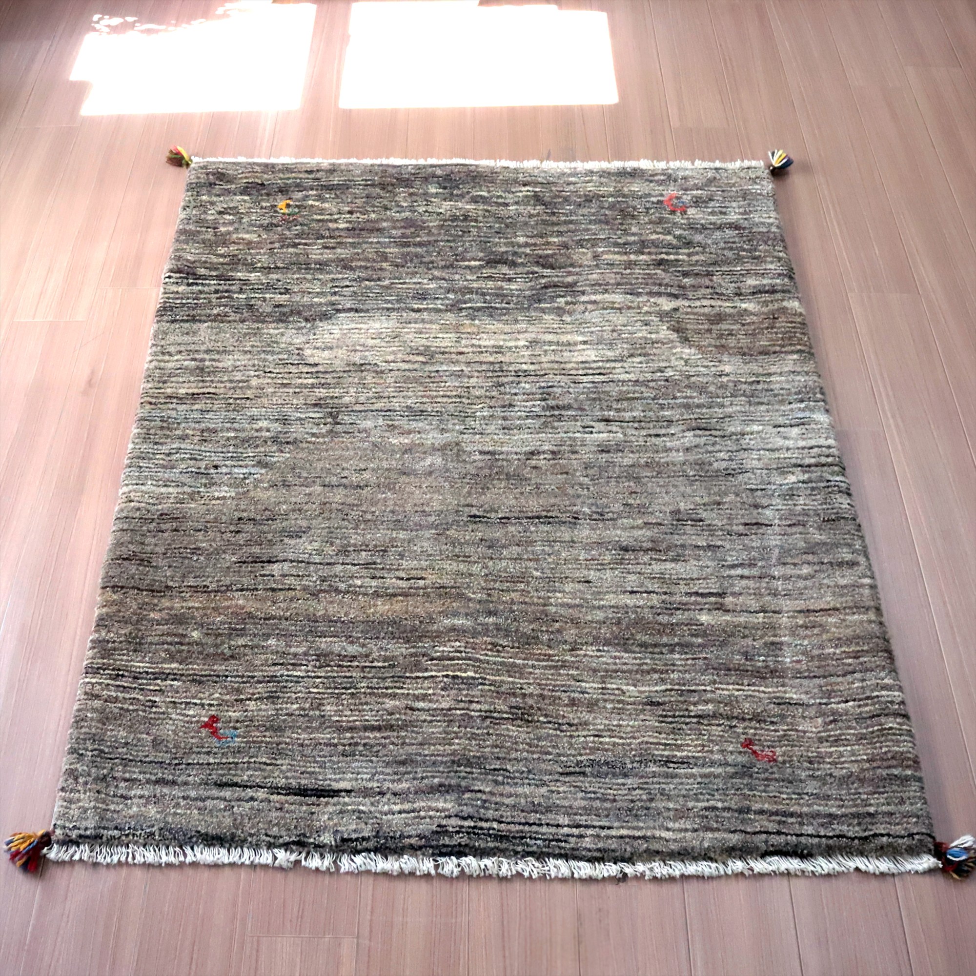 ギャッベ グレーグラデーション 無地　 169×126cm 天然の羊毛の色 シンプルギャッベ　動物モチーフ
