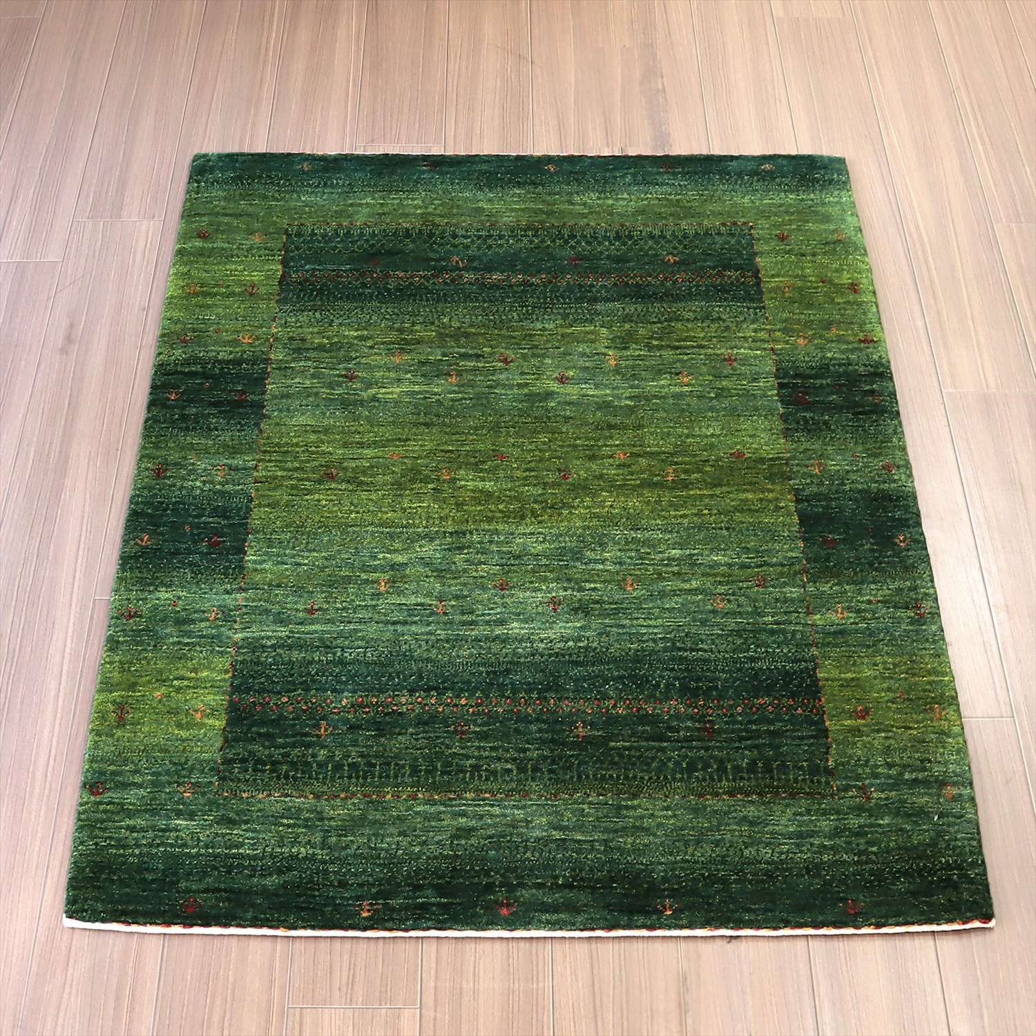 ギャッベ 最上級の細かな織り ロリアタシュ 147×110cm イラン　手織りラグ　レッドグラデーション