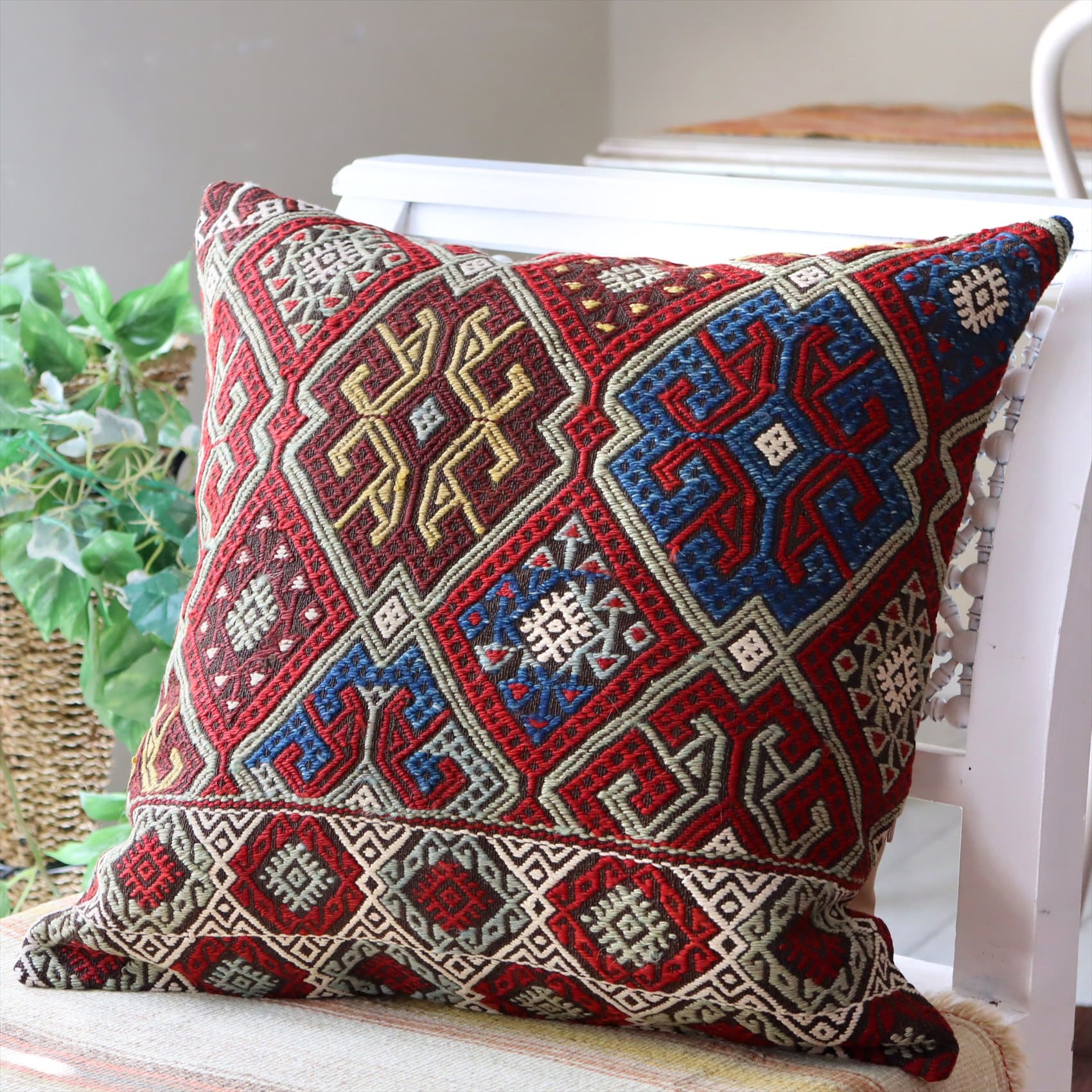 オールドキリムクッションカバー 50cmサイズ Turkish Vintage kilim コンヤ ジジム サソリのモチーフ