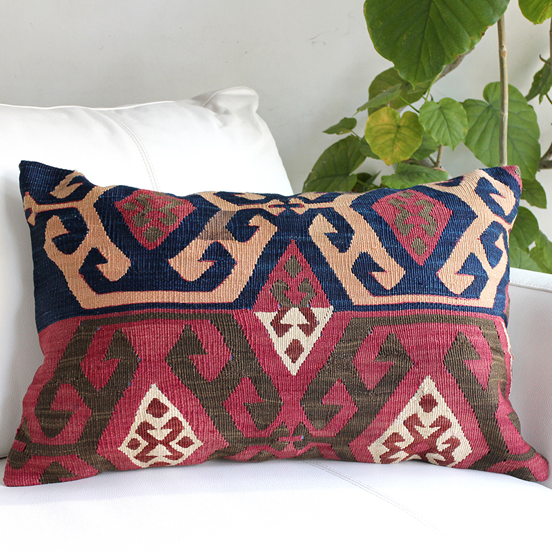 オールドキリムクッション・長方形ビッグピロー Turkish Old Kilim Cushion ネイビーと赤紫