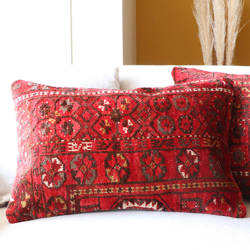 ビンテージラグ クッションカバー 60ｘ40cm キルギスの赤い絨毯 長方形 ビッグピロー Lumbar Pillow