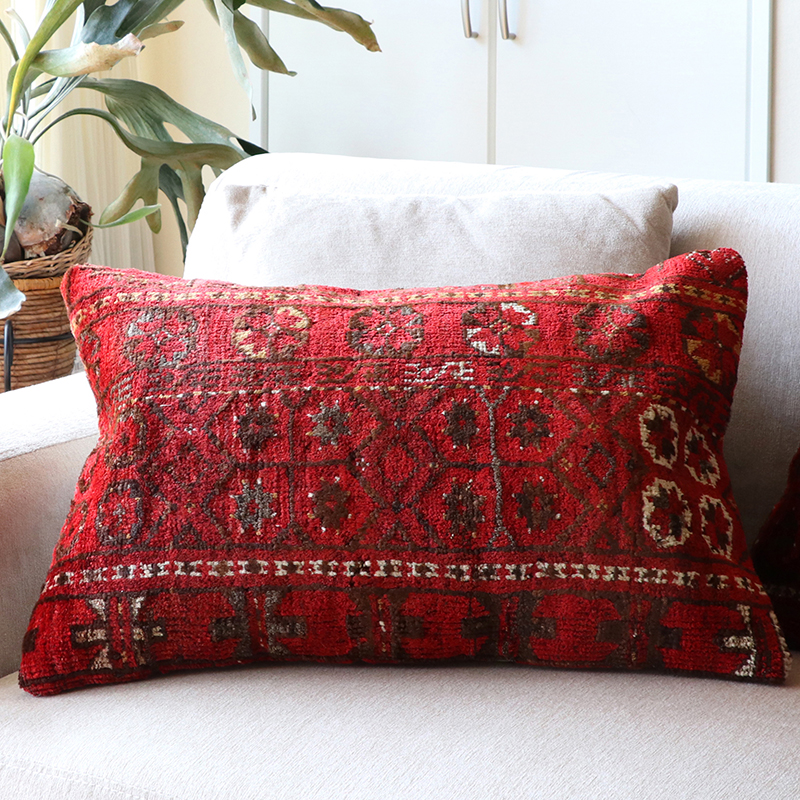 ヴィンテージラグ クッションカバー パイル織りラグ クッションカバー 60ｘ40cm キルギスの赤い絨毯 長方形 ビッグピロー Lumbar Pillow