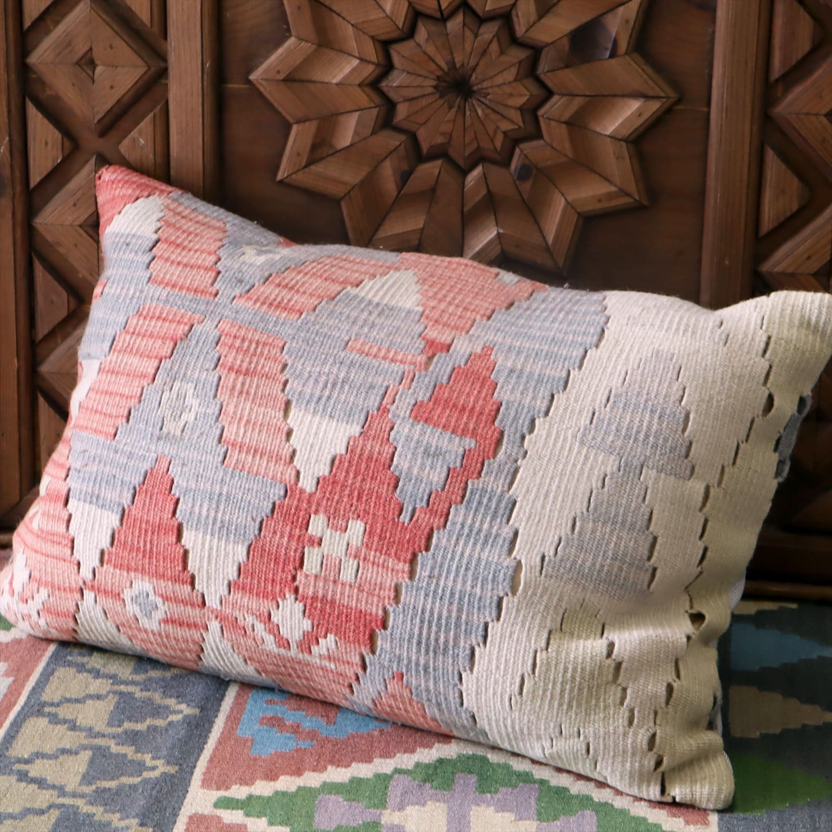 クッションカバー　オールドキリム　横長ピロー　60×40cm　カイセリ　幾何学モチーフ ビッグピロー Turkish Old Kilim　Lumbar Pillow