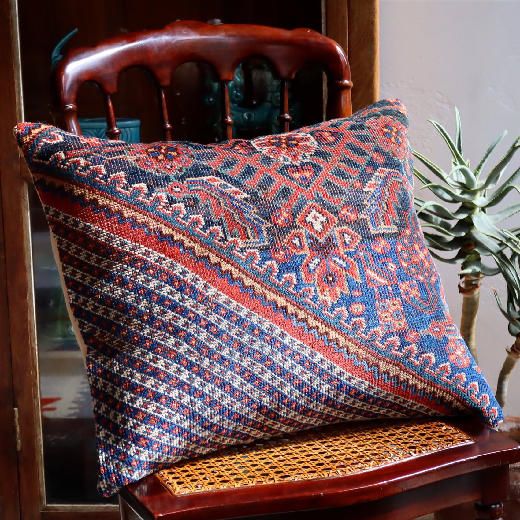 クッションカバー ヴィンテージ パイル織り 絨毯 ビッグピロー 横長 長方形 54×46cm カシュカイ 幾何学モチーフ