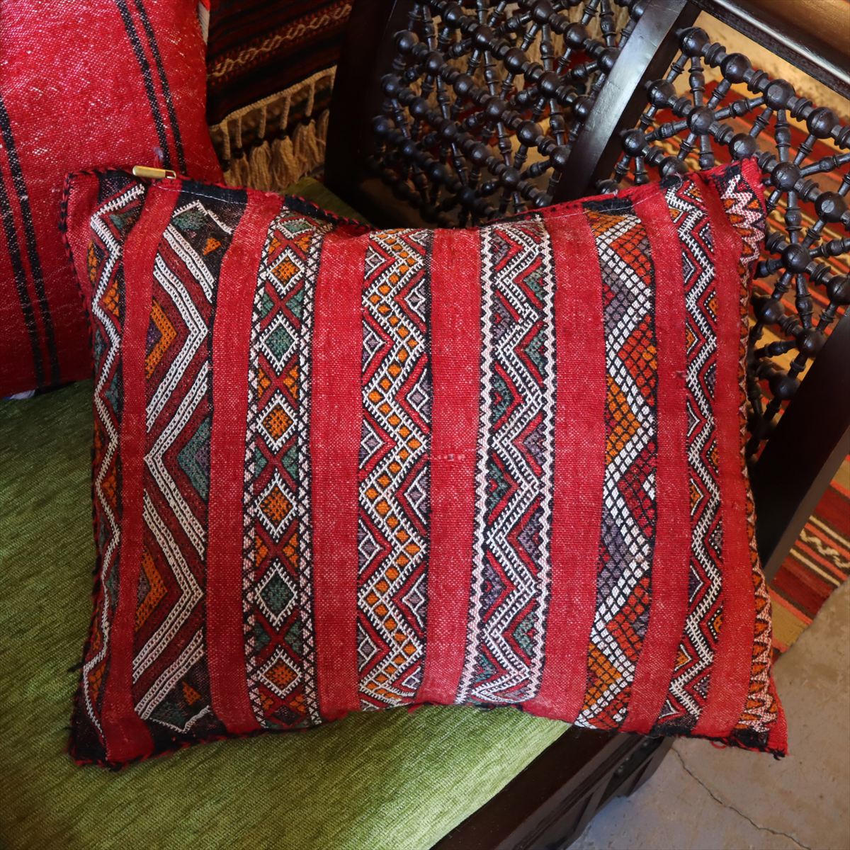 オールドキリムクッション モロッコ オリジナル47×40cm OUTLET ホツレあり ゼモール　レッド　ジジム織り