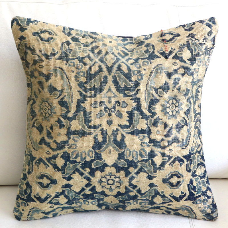 ヴィンテージ 絨毯クッション45×45cm ブリーチしたアンティーク加工 Old Carpet Cushion 【OUTLET・難あり】