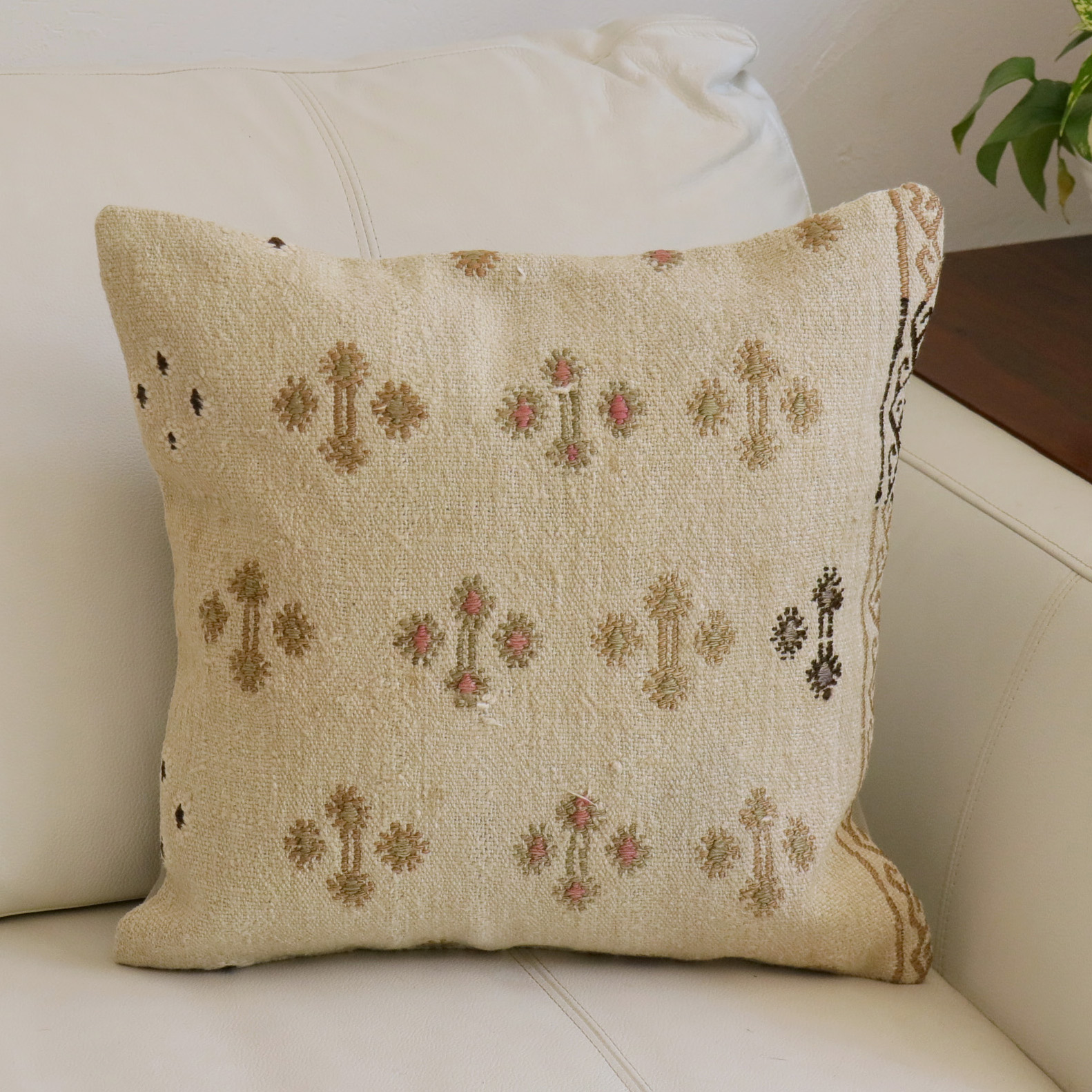 オールドキリムクッションカバー　40cm角サイズ クリーム色　ジジム　Sivas Old Kilim