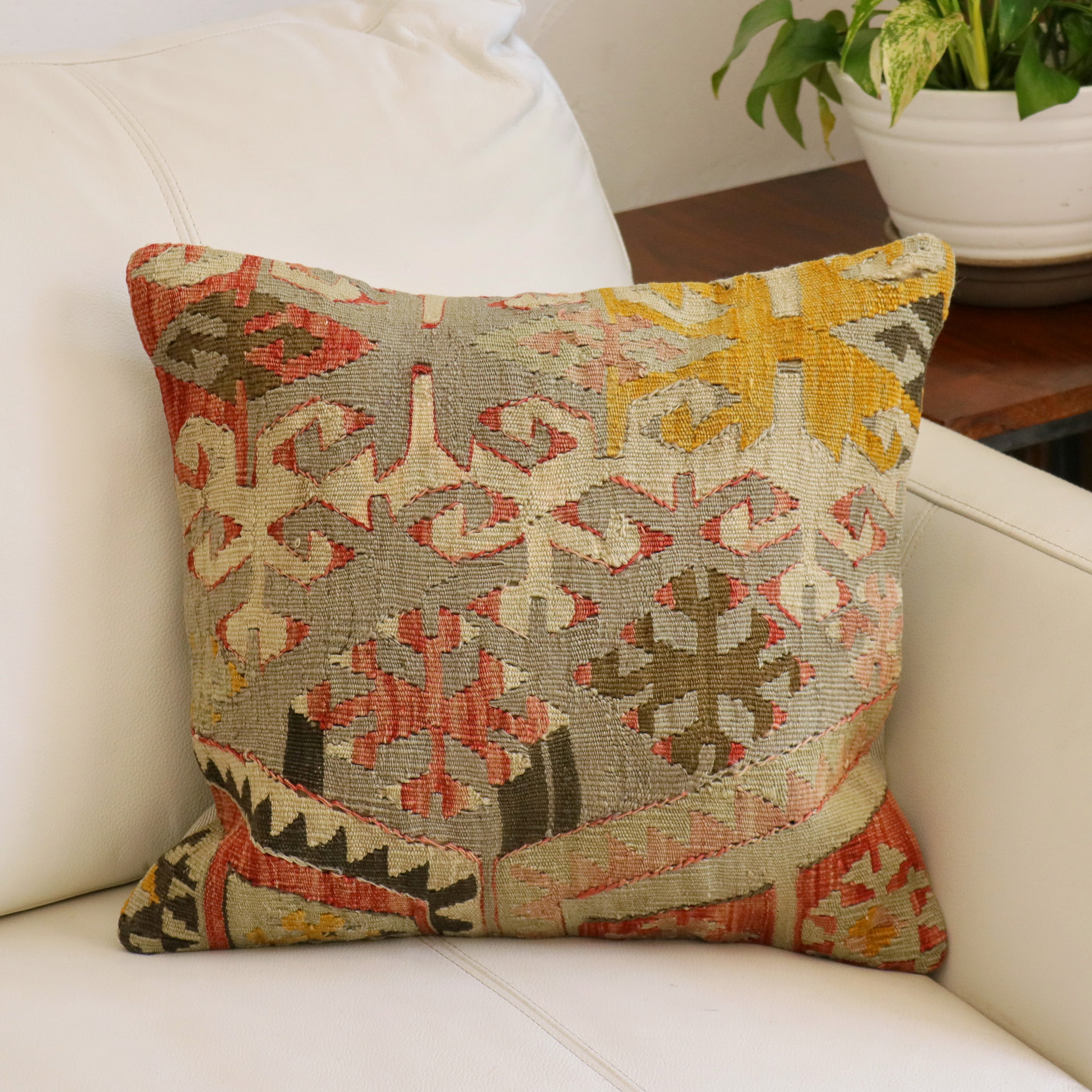 オールドキリムクッションカバー　40cm角サイズ シワス Old Kiilim Cushion