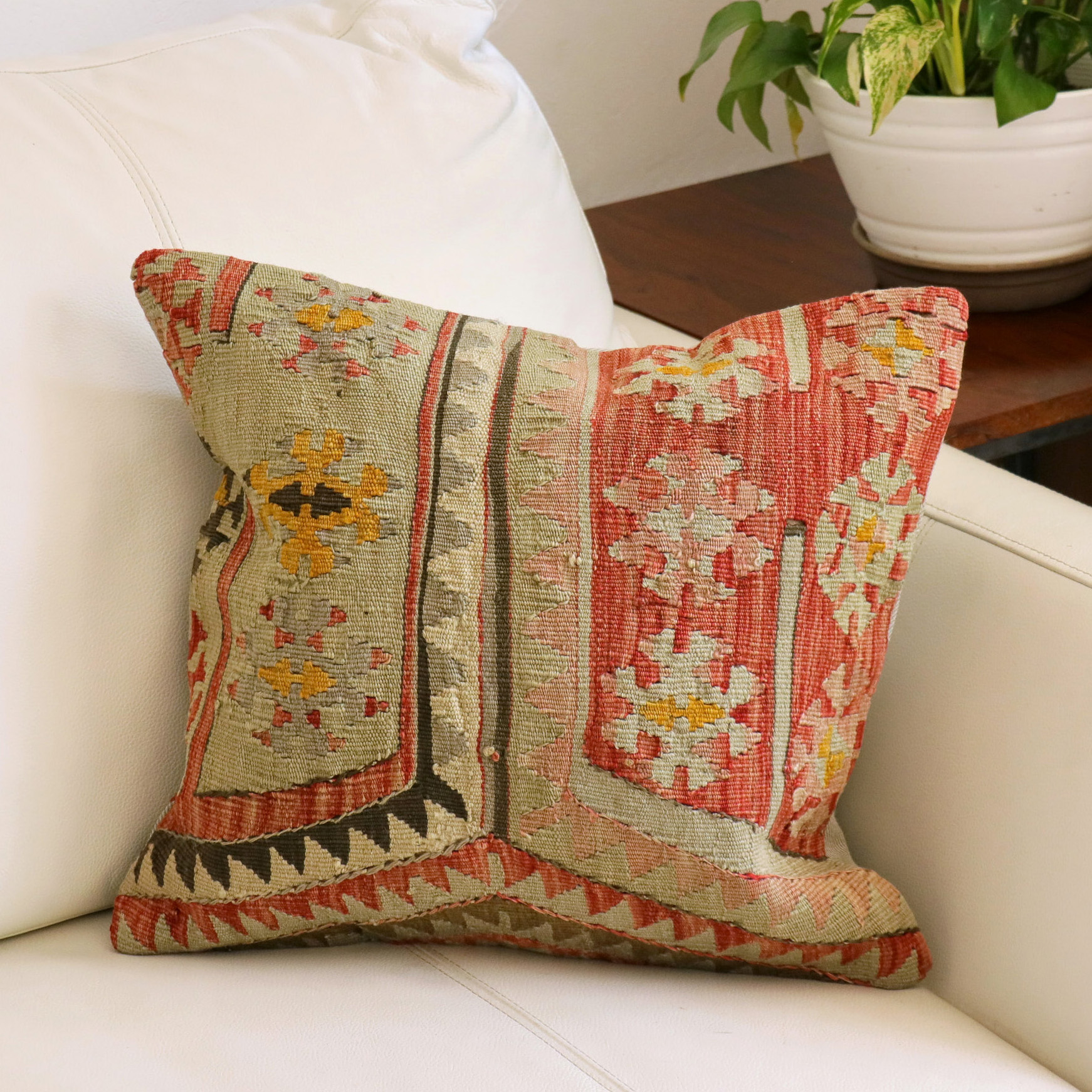 オールドキリムクッションカバー　40cm角サイズ シワス Old Kiilim Cushion