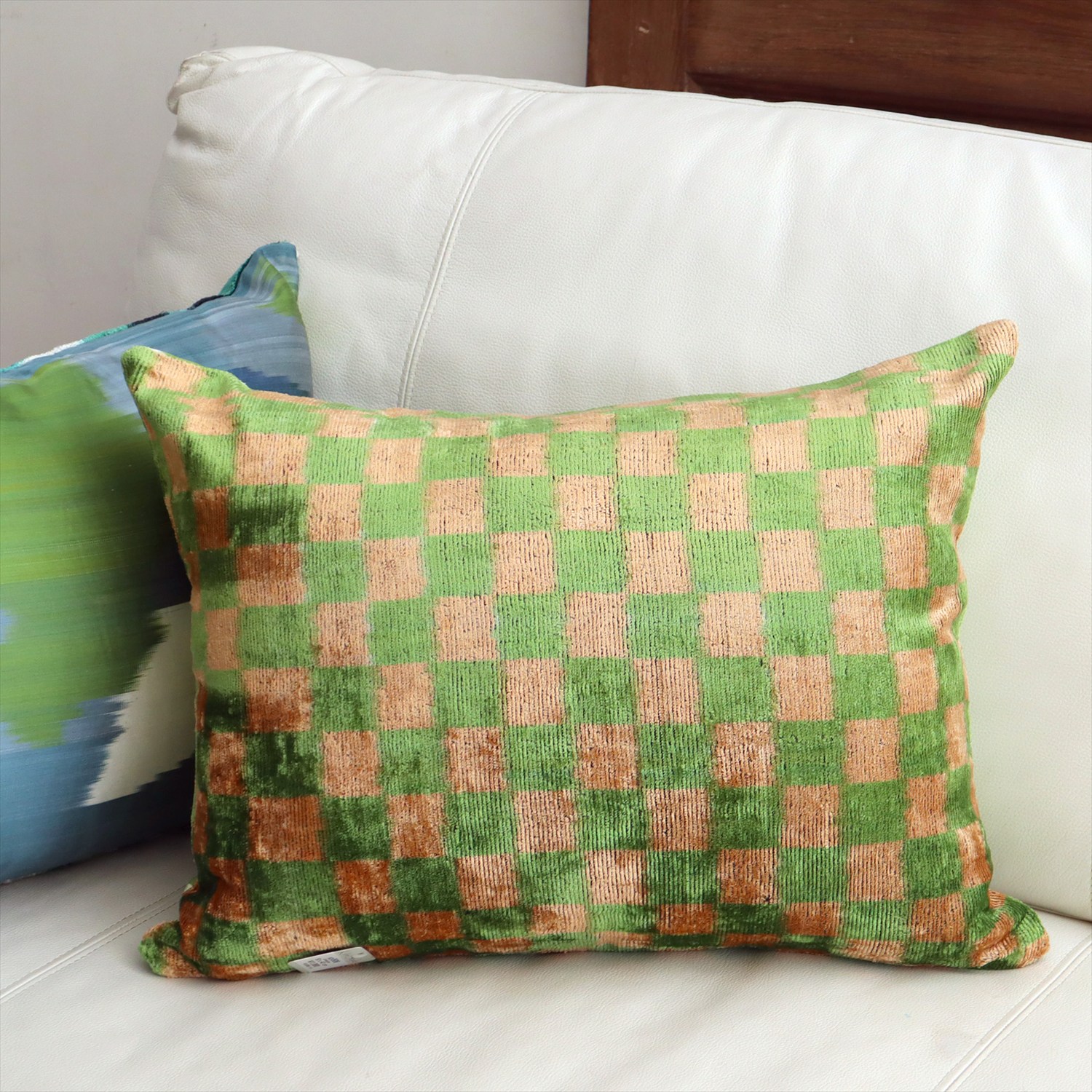 アトラス ベルベットイカットクッションカバー　両面シルク 市松模様　グリーンｘハルダル　 Silk Velvet Cushion - Double-Sided Design