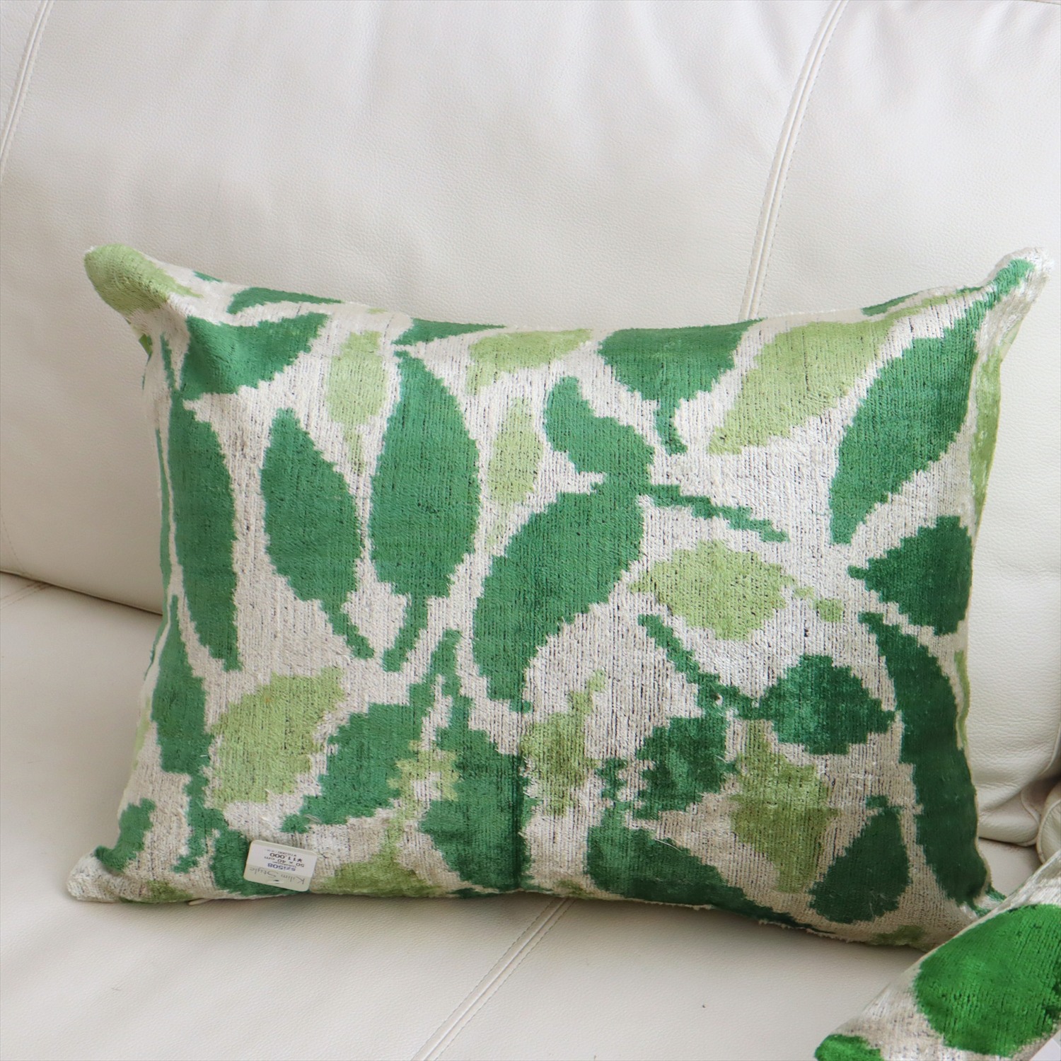アトラス ベルベットイカットクッションカバー　両面シルク 木の葉 Silk Velvet Cushion - Double-Sided Design