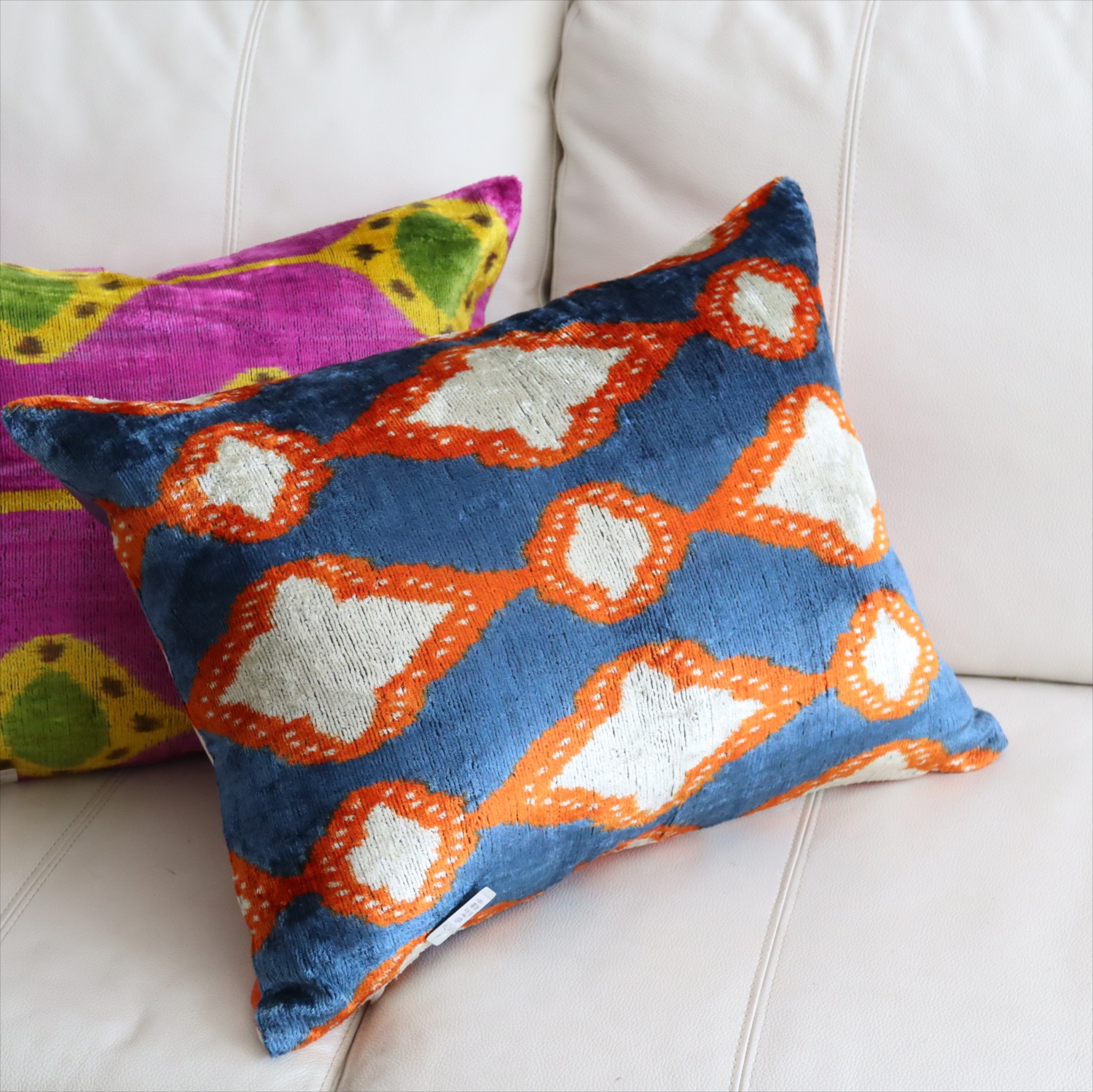 アトラス ベルベットイカットクッションカバー　両面シルク 幾何学　タイル柄　ブルーｘオレンジ Silk Velvet Cushion - Double-Sided Design