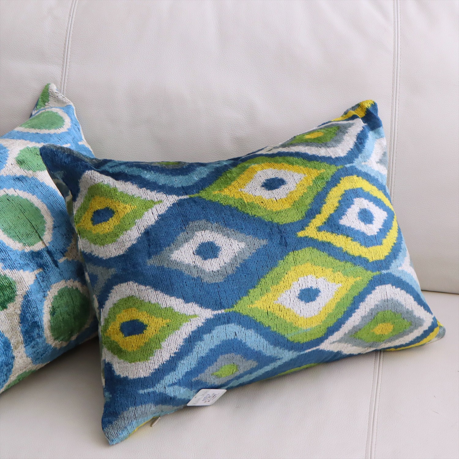 アトラス ベルベットイカットクッションカバー　両面シルク 幾何学柄　ひし形　ブルーｘイエロー Silk Velvet Cushion - Double-Sided Design
