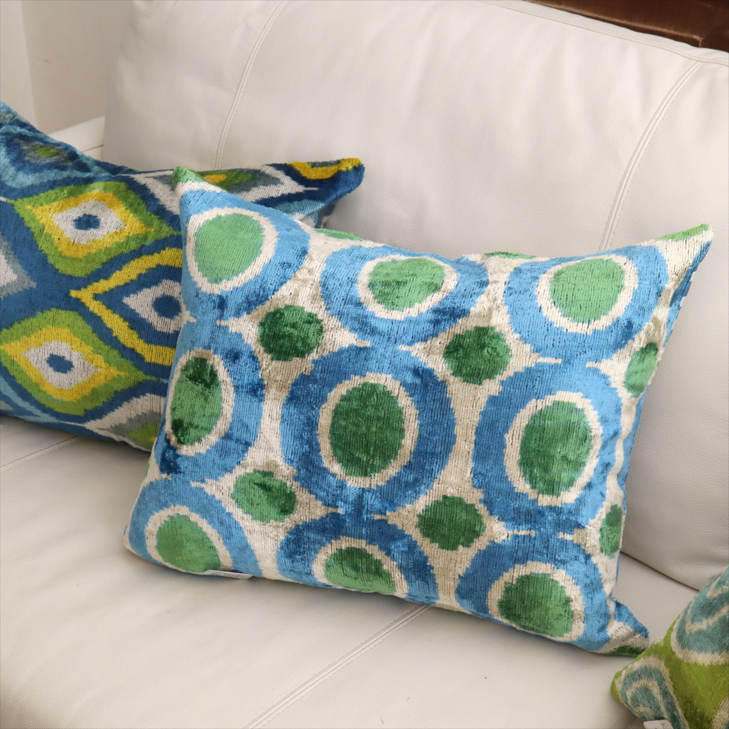 アトラス ベルベットイカットクッションカバー　両面シルク ブルーxグリーン　水玉柄　泡 Silk Velvet Cushion - Double-Sided Design
