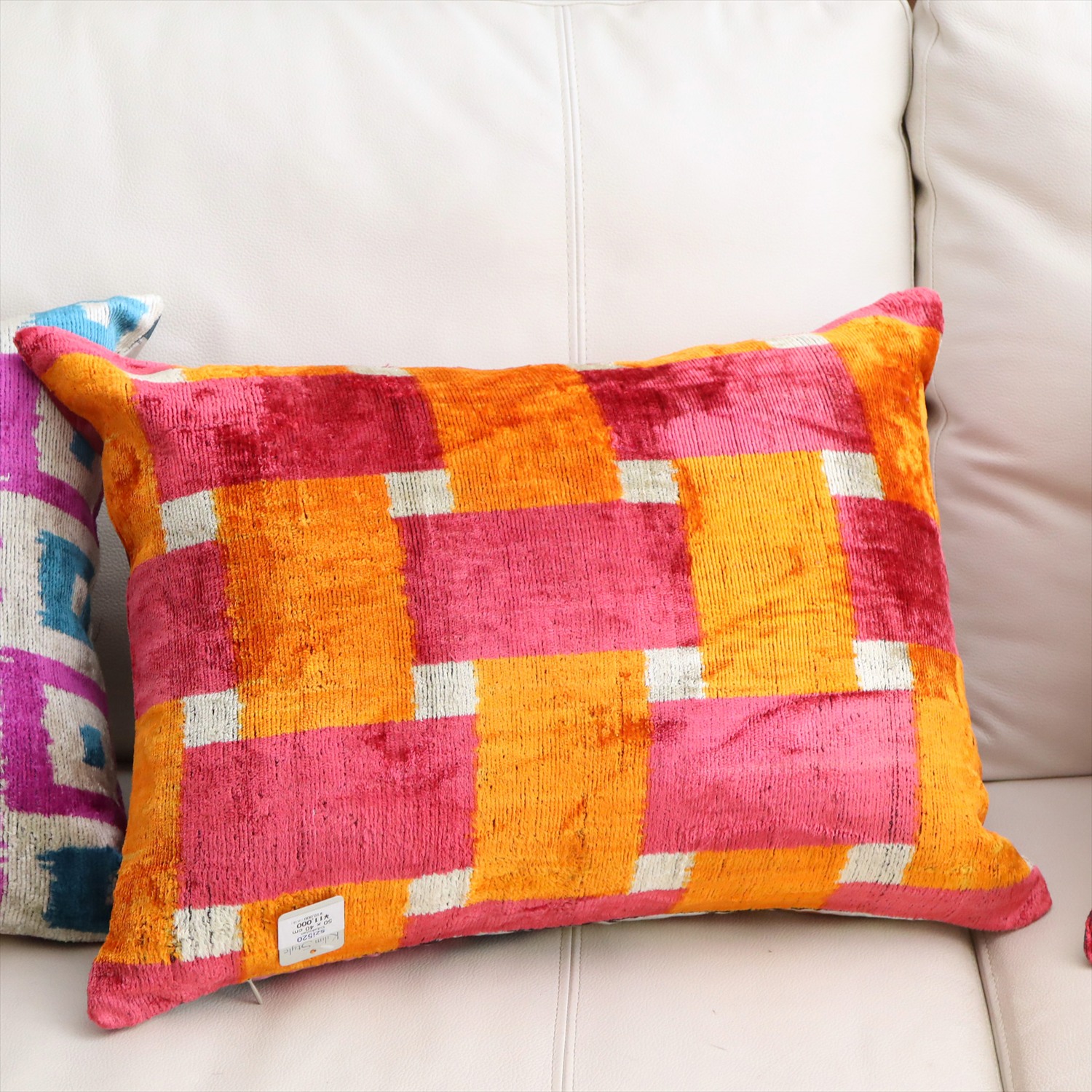 アトラス ベルベットイカットクッションカバー　両面シルク オレンジｘローズピンク　幾何学モザイク Silk Velvet Cushion - Double-Sided Design