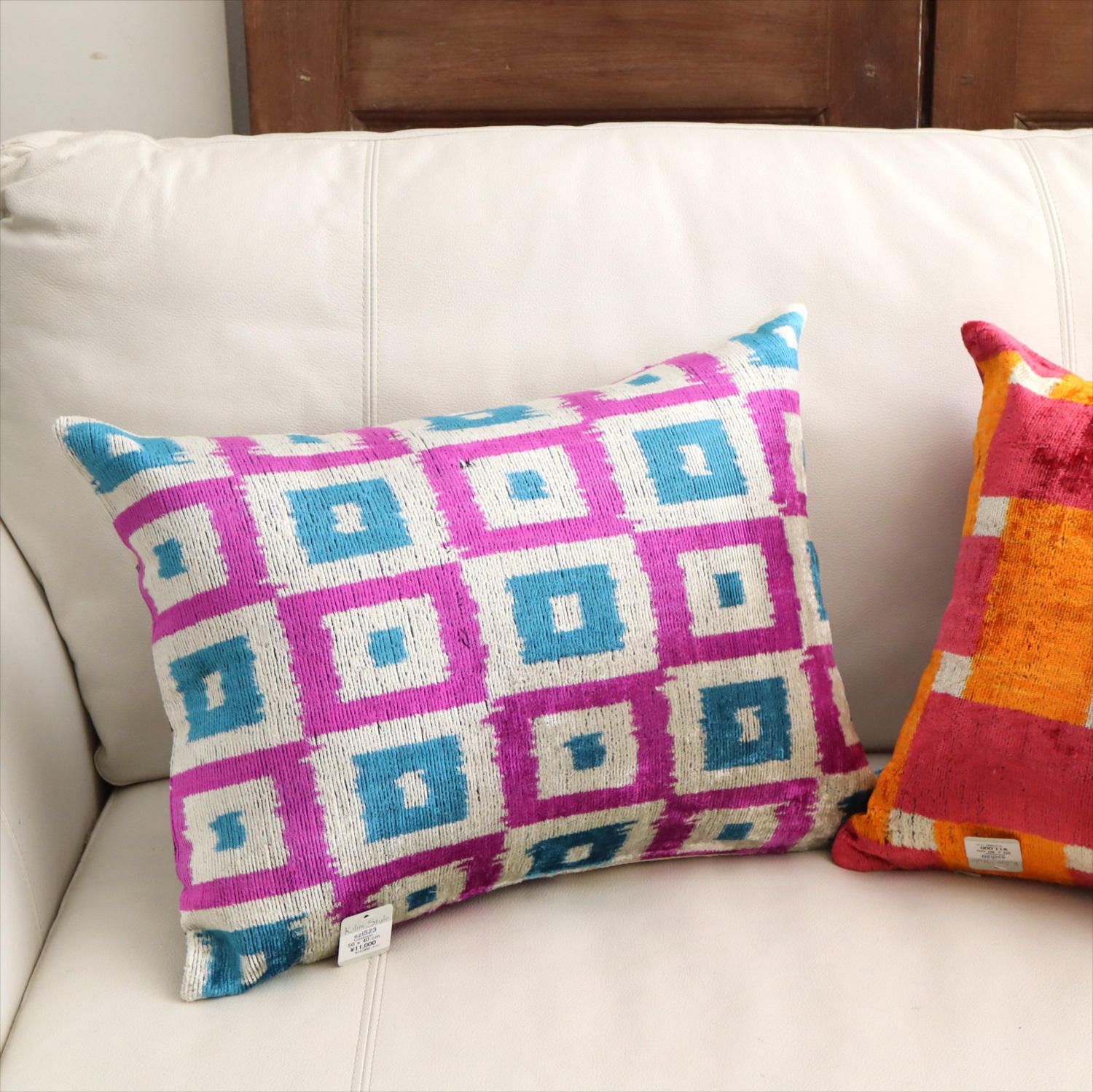 アトラス ベルベットイカットクッションカバー　両面シルク タイル柄　パープルｘターコイズ Silk Velvet Cushion - Double-Sided Design