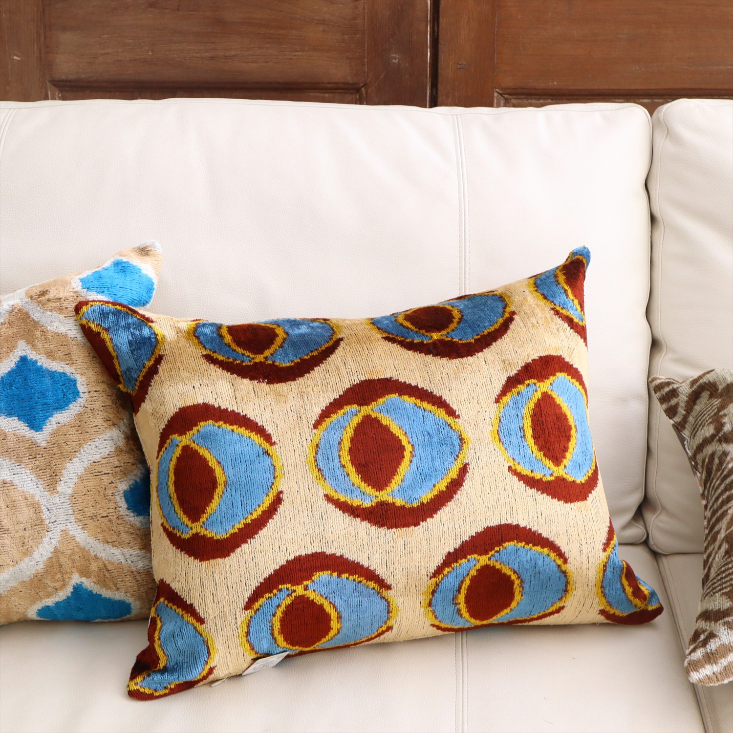 アトラス ベルベットイカットクッションカバー　両面シルク 抽象柄　ターコイズｘブラウン Silk Velvet Cushion - Double-Sided Design