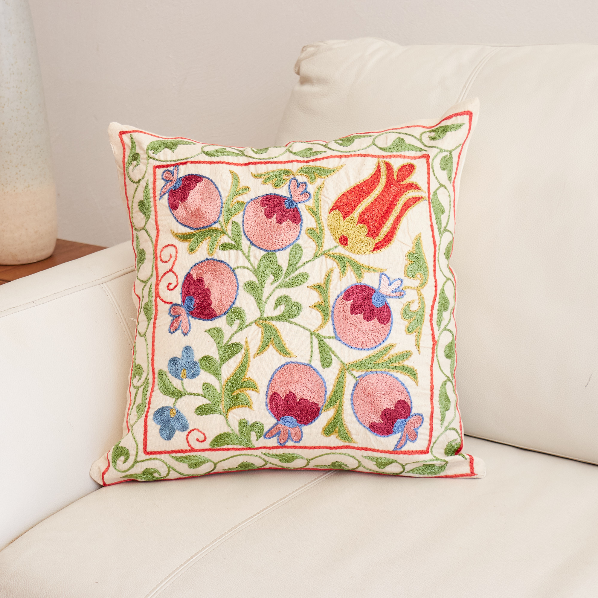 スザンニ刺繍 クッションカバー40×42cm ウズベキスタン　Suzani スザニ　ザクロの実