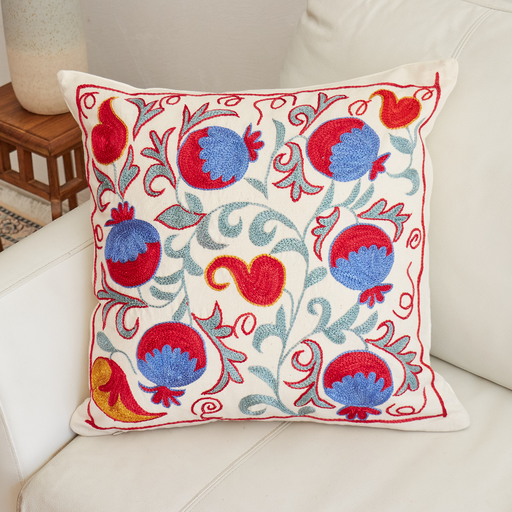 スザンニ刺繍 クッションカバー47×47cm ウズベキスタン　Suzani スザニ　ザクロの実
