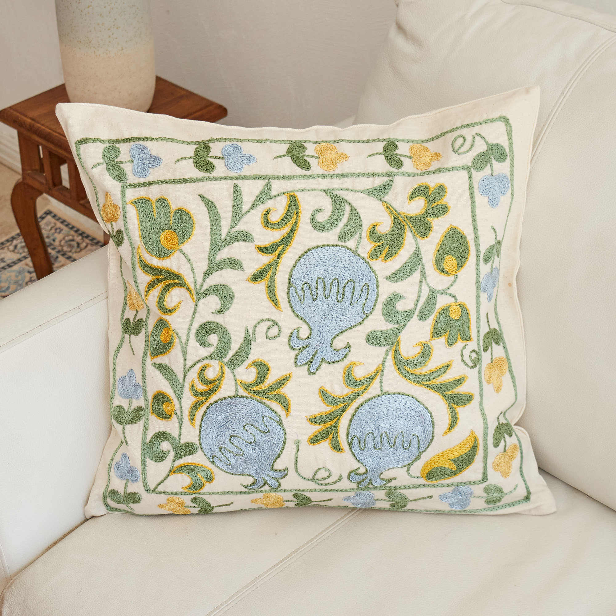 スザンニ刺繍 クッションカバー47×44cm ウズベキスタン　Suzani スザニ　ザクロの実