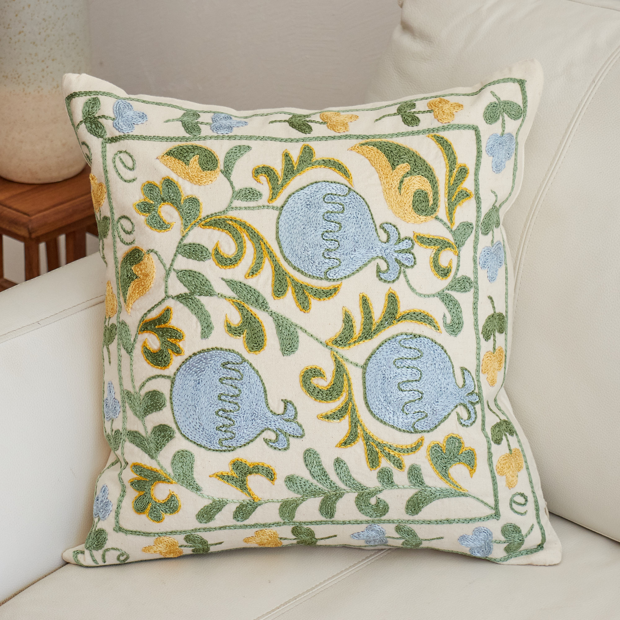 スザンニ刺繍 クッションカバー45×42cm ウズベキスタン　Suzani スザニ　ザクロの実