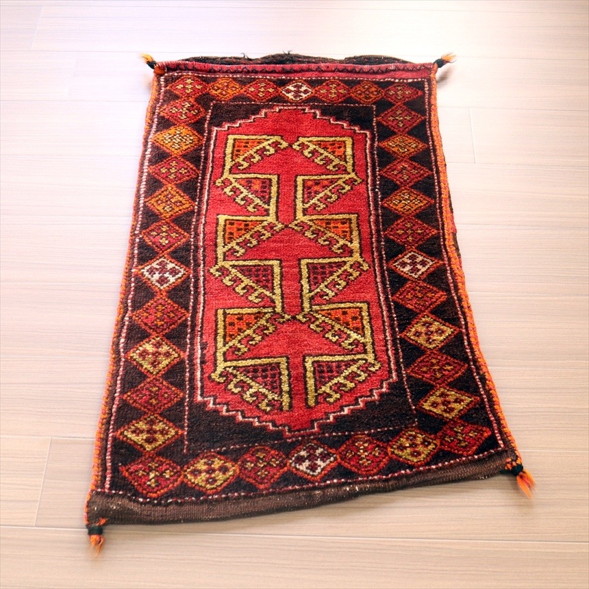 ヤストゥク（クッション）として織られた袋物じゅうたんトライバルラグ、トルコ・シワス