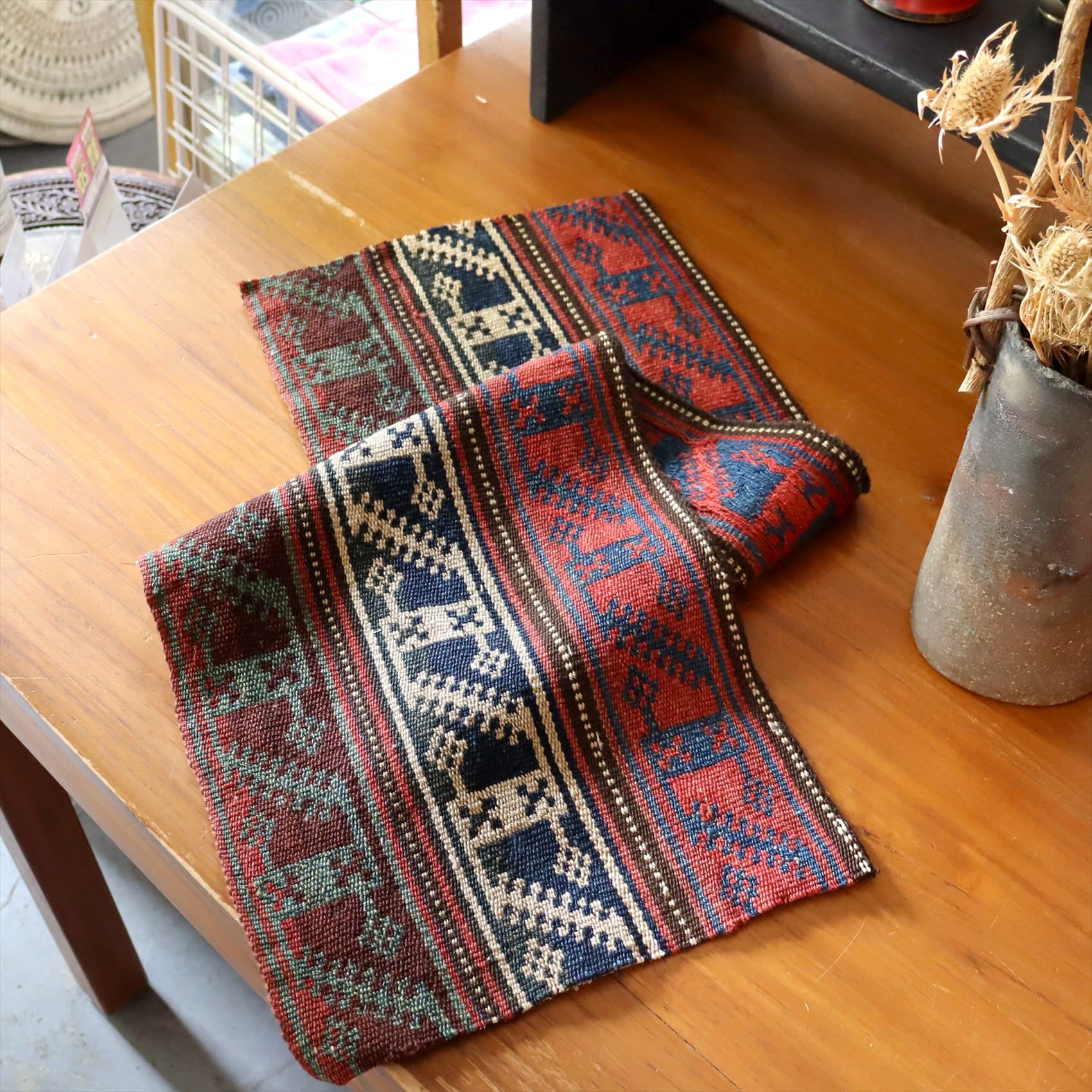 オールドキリム　カットピース　ガジャリ　92×29cm　赤と紺の刺繍