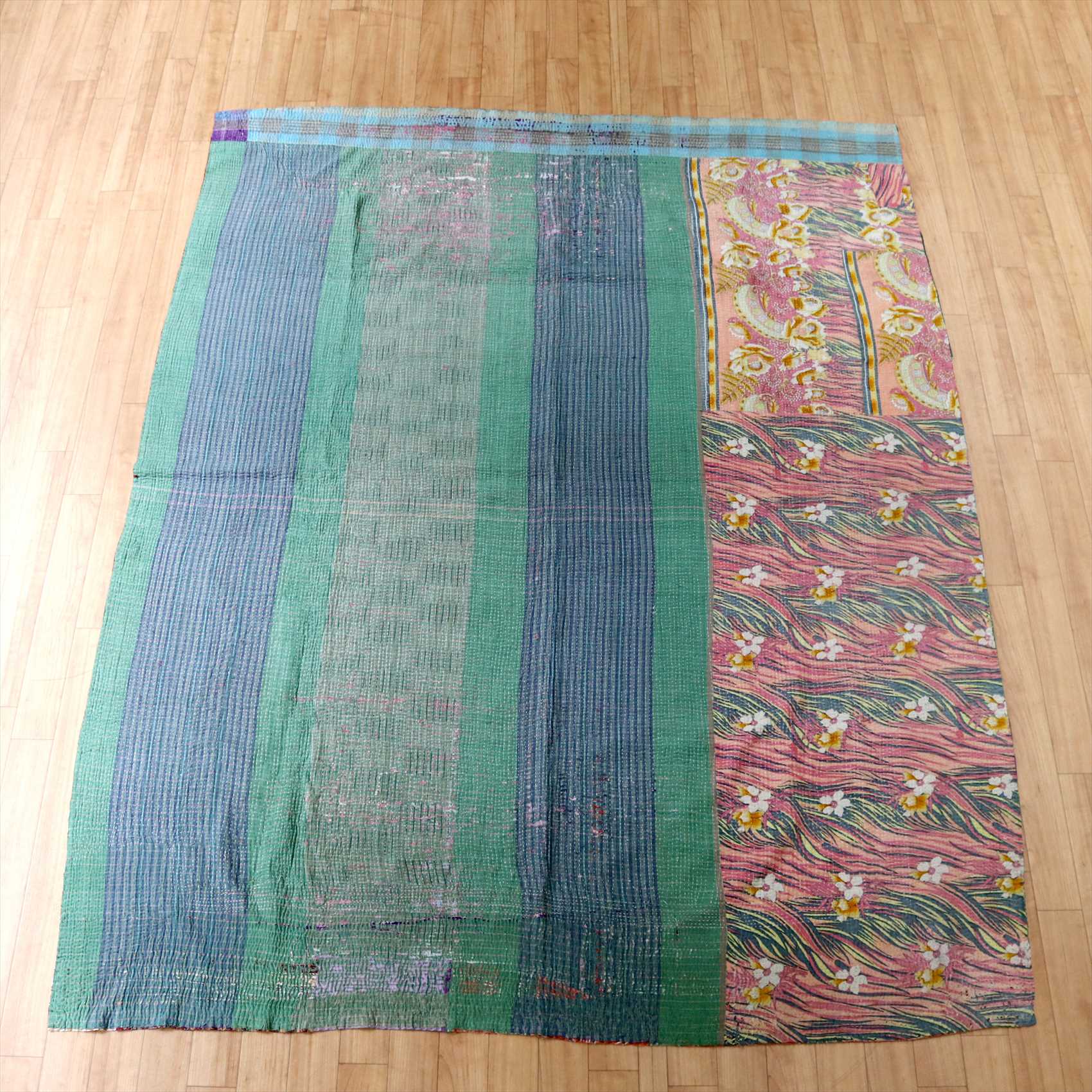 インド　カンタ刺繍・パッチワーク/ラリーキルト　古布・ヴィンテージファブリック 202×158cm グリーン カラフル フラワーモチーフ Kantha embroidery  India