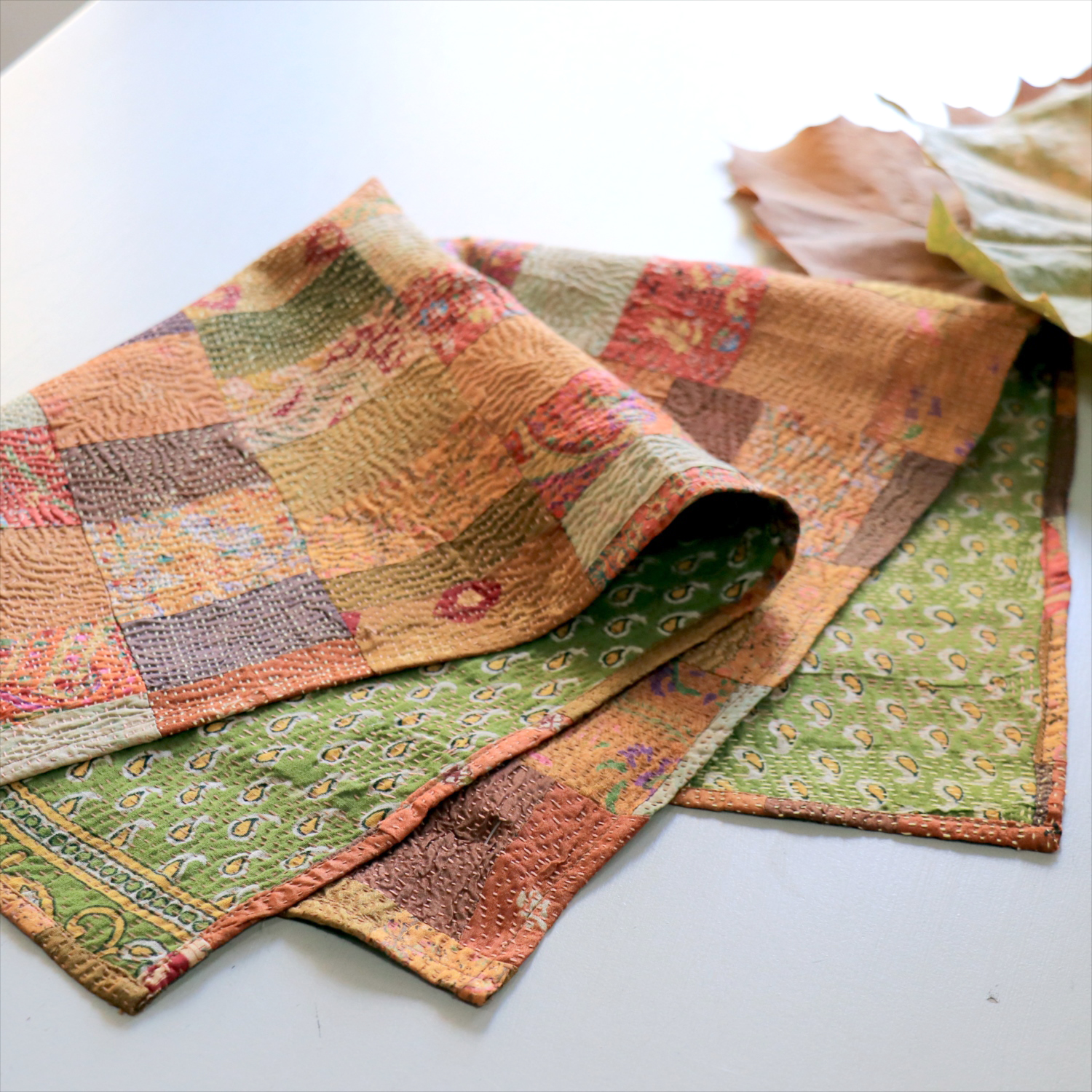 カンタ刺繍 シルク ミニクロス65×57cm<br>パッチワーク ブラウングラデーション　両面リバーシブル