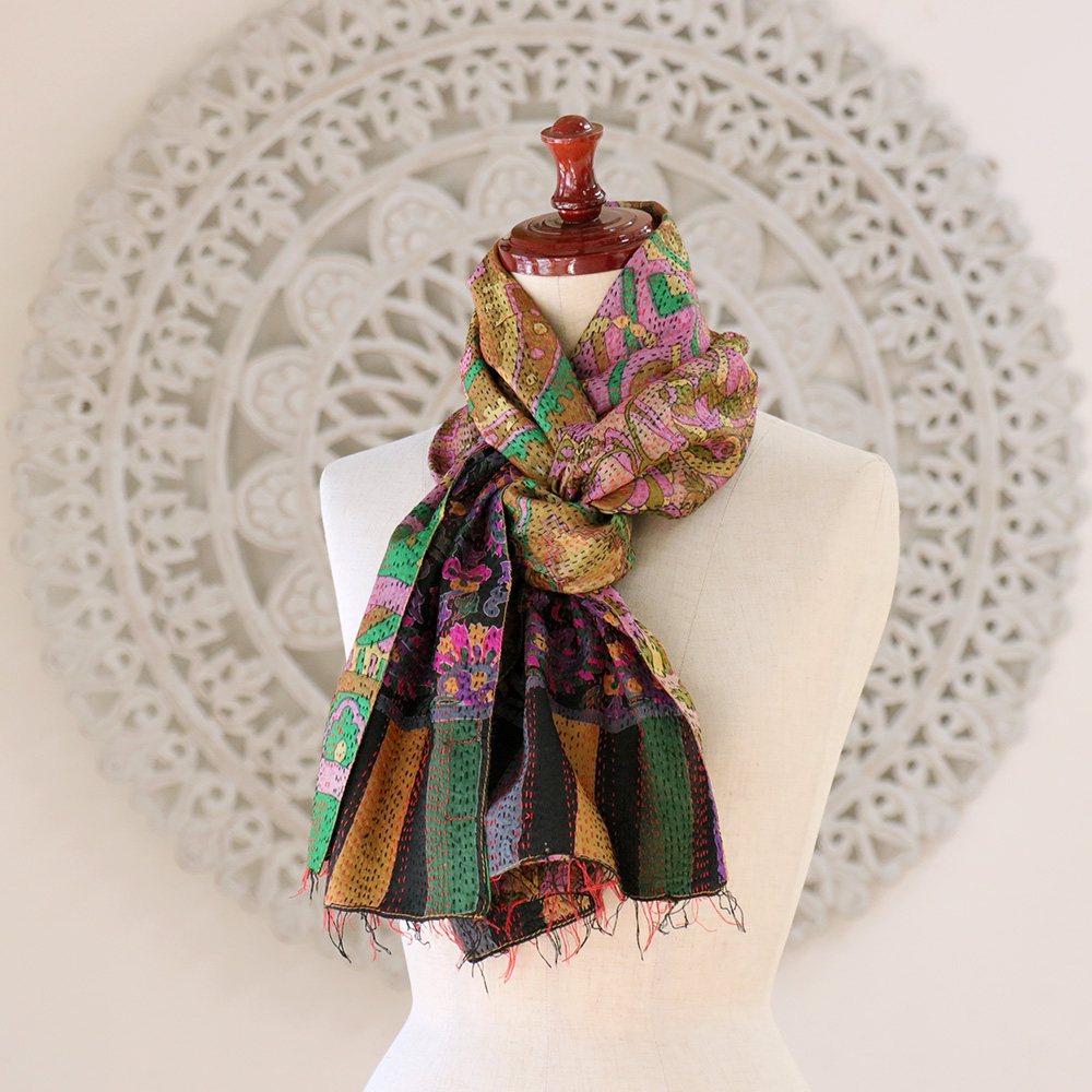 インドの古布・カンタ刺繍・シルクストール Kantha embroidery, India 200×43cm ピンク＆グリーン