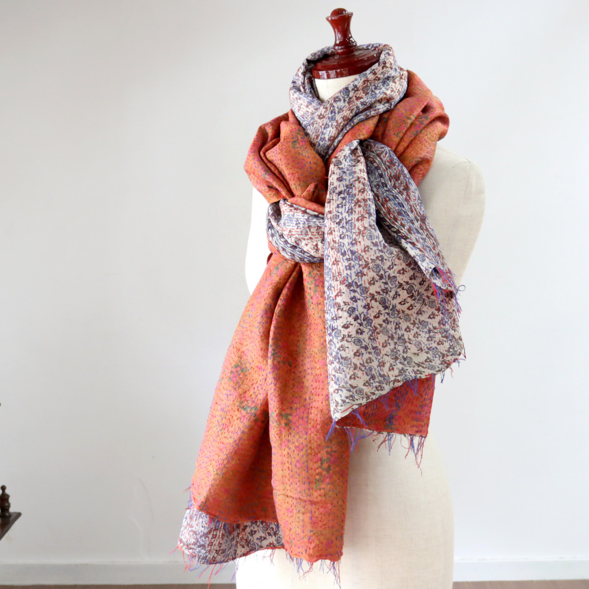 カンタ刺繍 シルクストール インド リサイクルサリー 216×84cm 幅広 大判ストール オレンジ/オフネイビー 一点もの 現品