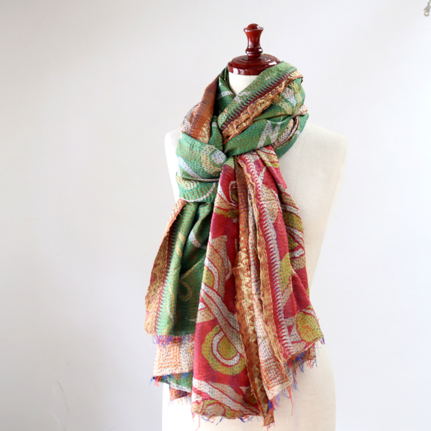 カンタ刺繍 シルクストール インド リサイクルサリー 216×87cm 幅広 大判ストール グリーン/レッド 一点もの 現品