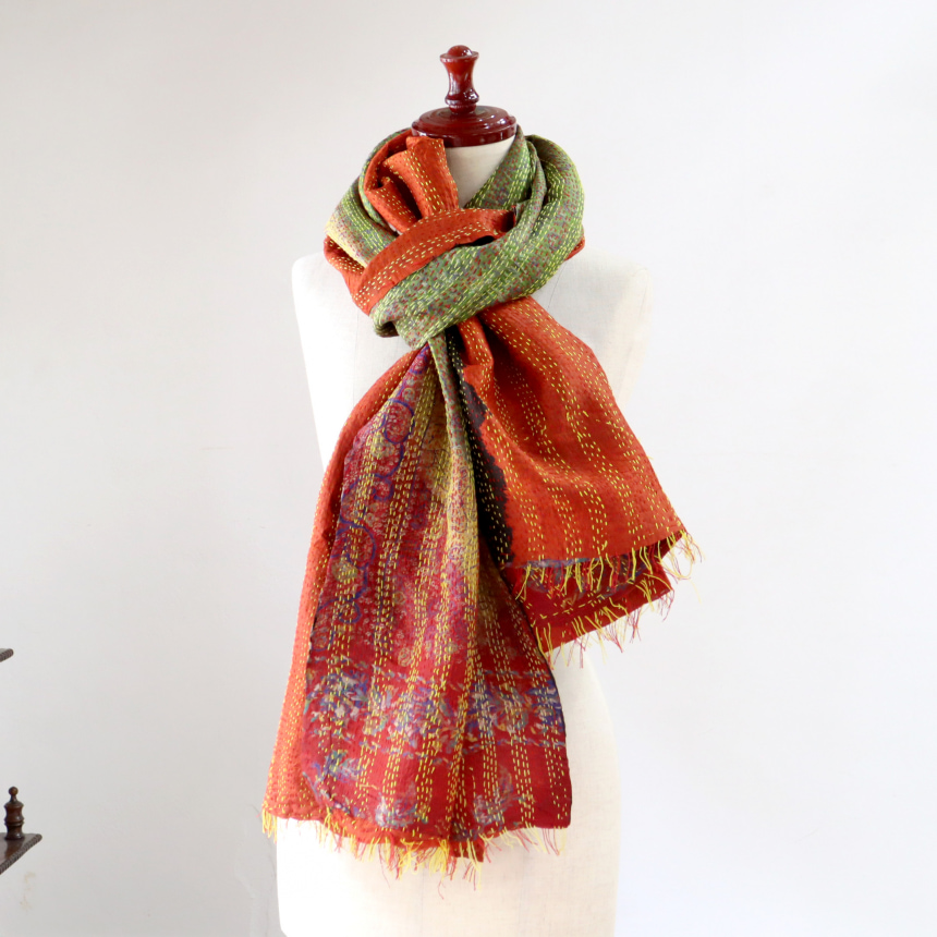 カンタ刺繍 シルクストール インド リサイクルサリー 210×87cm 幅広 大判ストール ライトグリーン/オレンジ 一点もの 現品