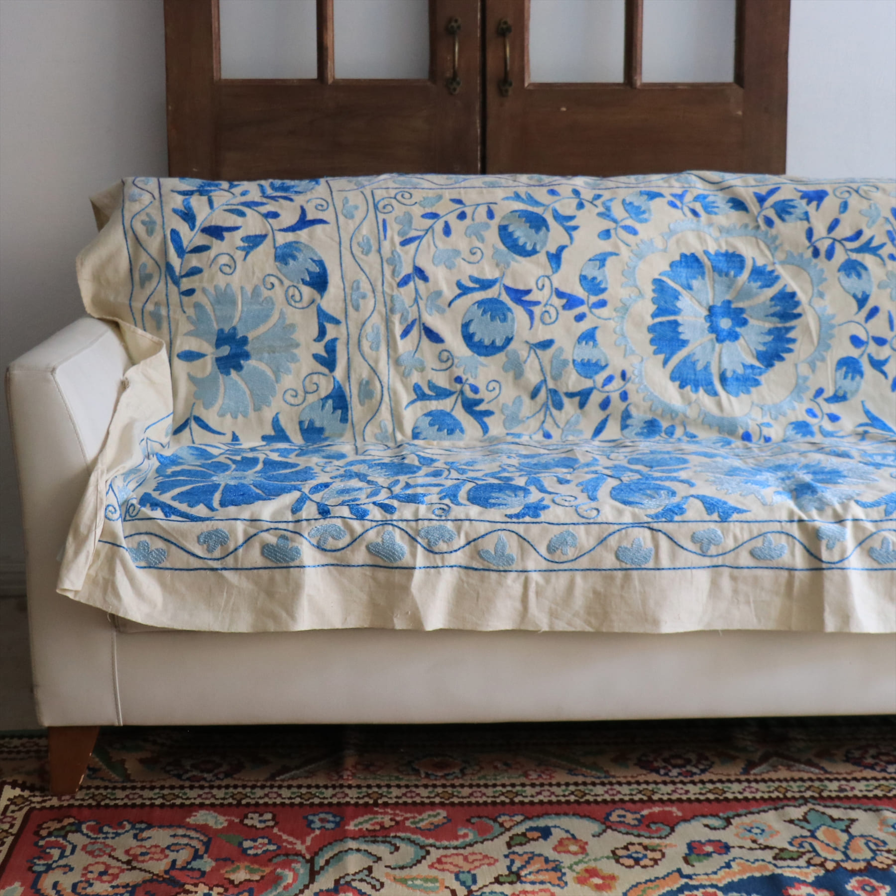 スザンニ刺繍布 ウズベキスタン195×145cm 大輪の花　ブルー　アンティークデザイン