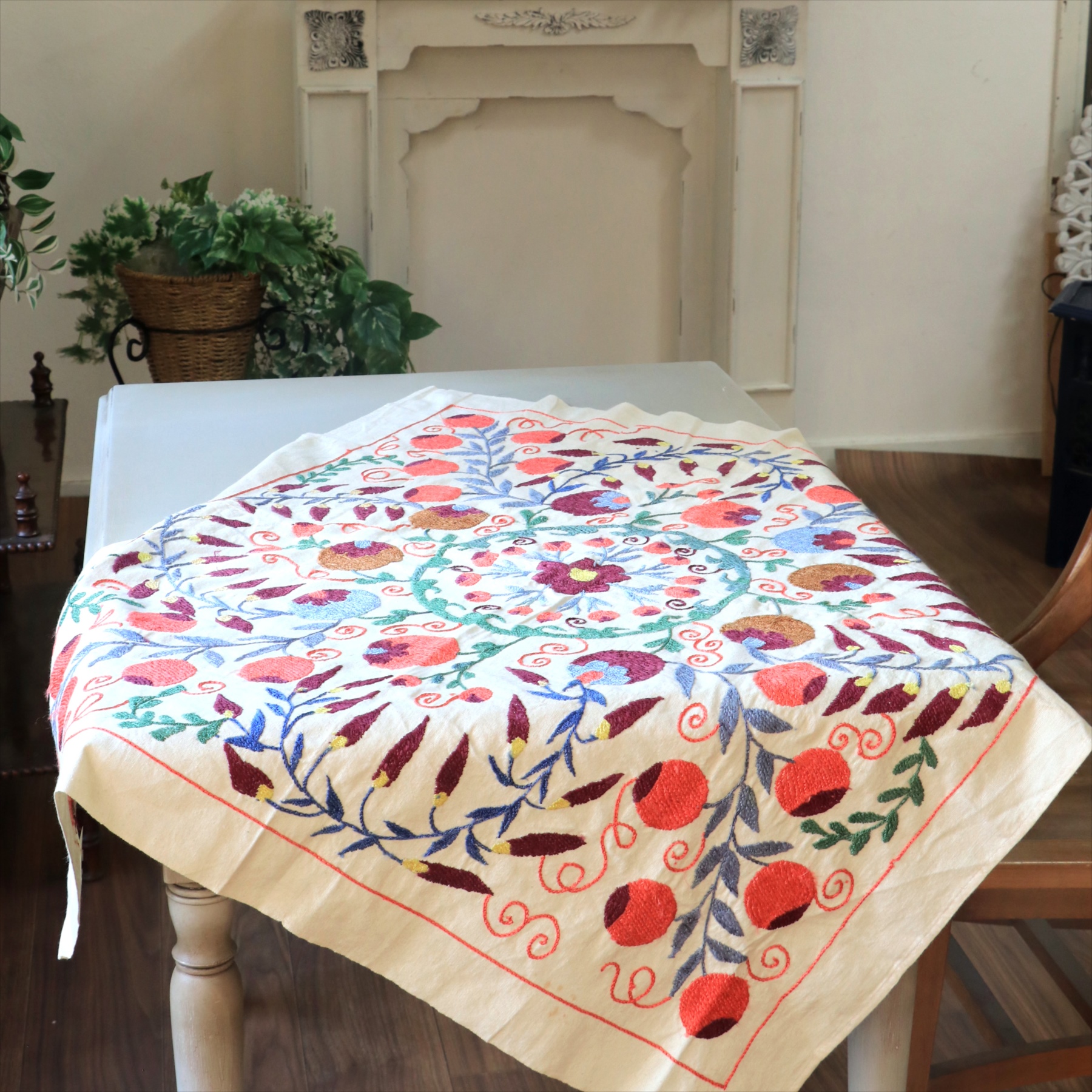 スザンニ刺繍布 ウズベキスタン88×97cm ザクロの実　フラワー　正方形　テーブルクロス