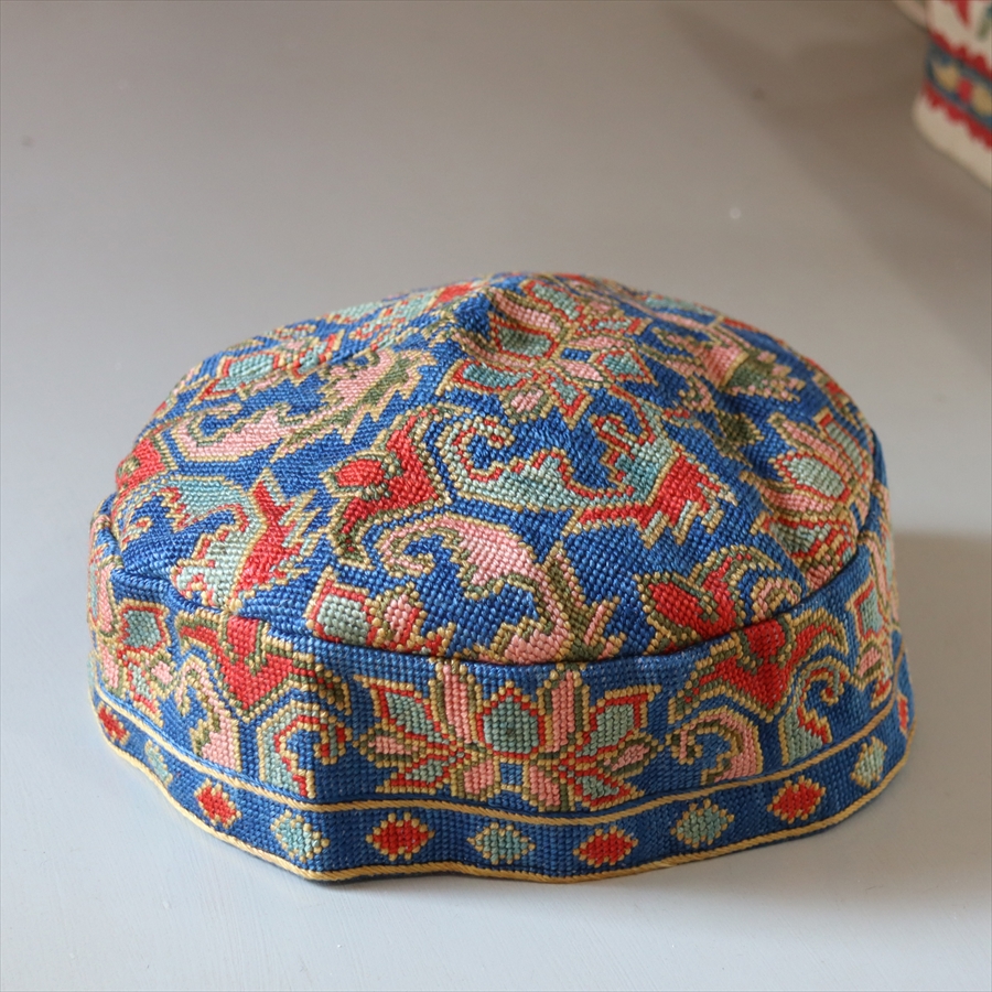 スザニ刺繍の帽子 キャップ　民族衣装クーフィキャップ