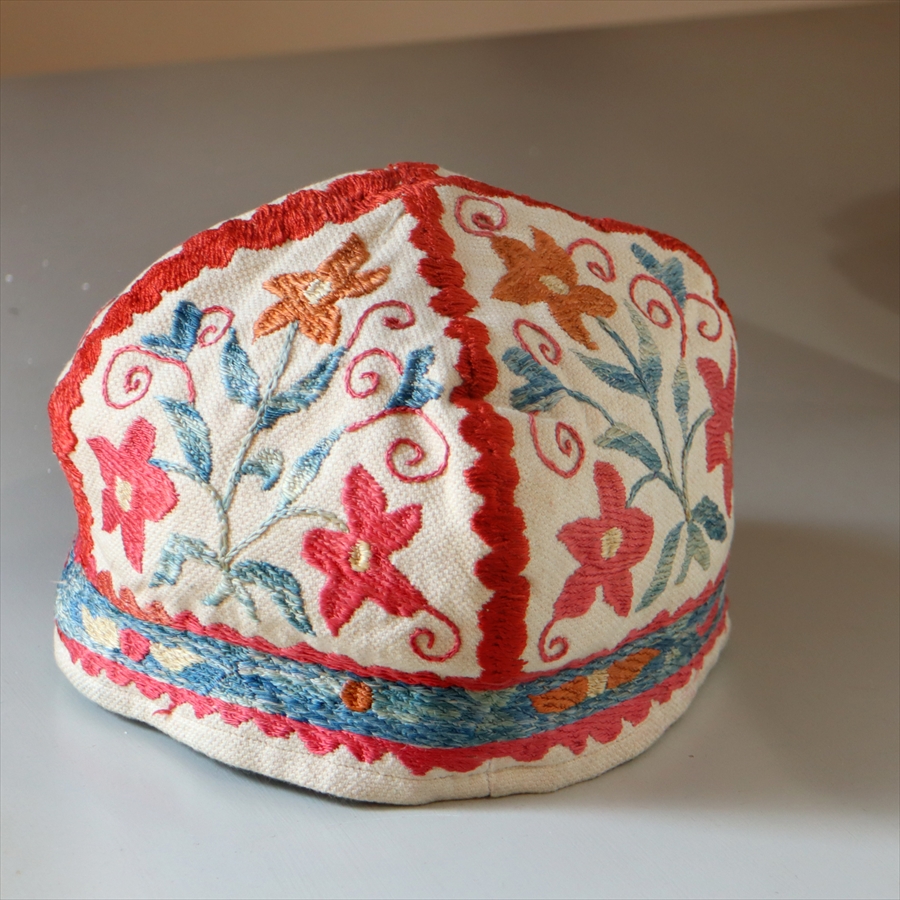 スザニ刺繍の帽子 キャップ四面　ドッピ帽　ウズベキスタン　民族衣装