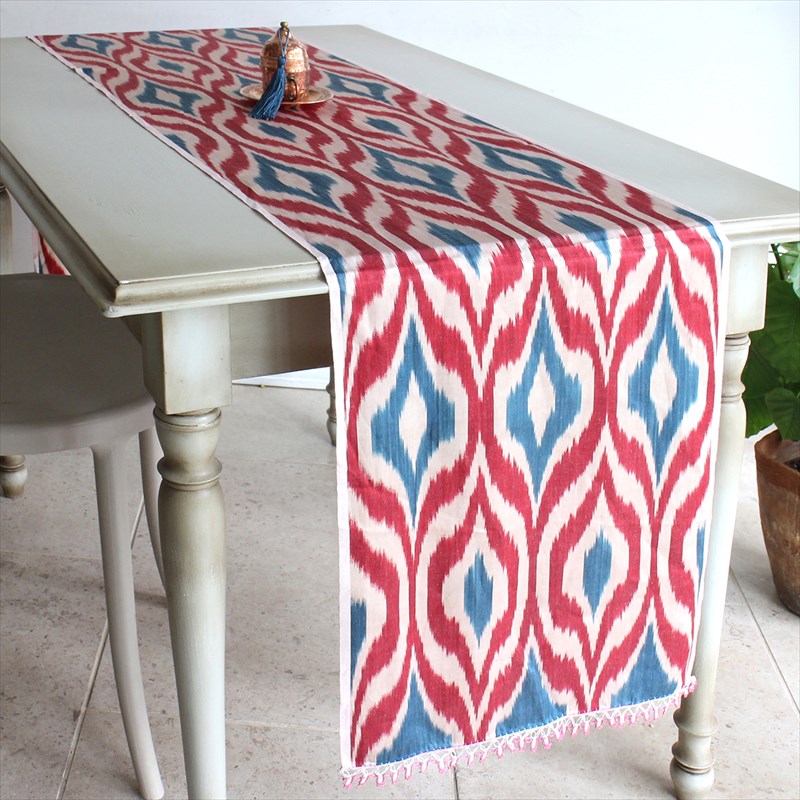 テーブルランナー・ウズベキスタン・アトラス(イカット・絣)シルク レッド＆ブルー・トルコ伝統カギ針編みトゥ・オヤ